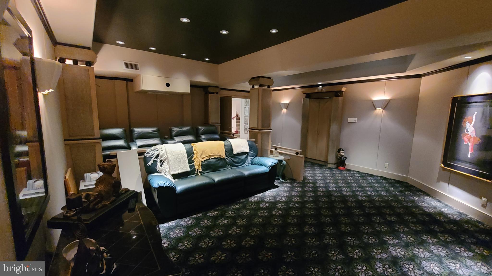 MEADOW BROOK - Residential