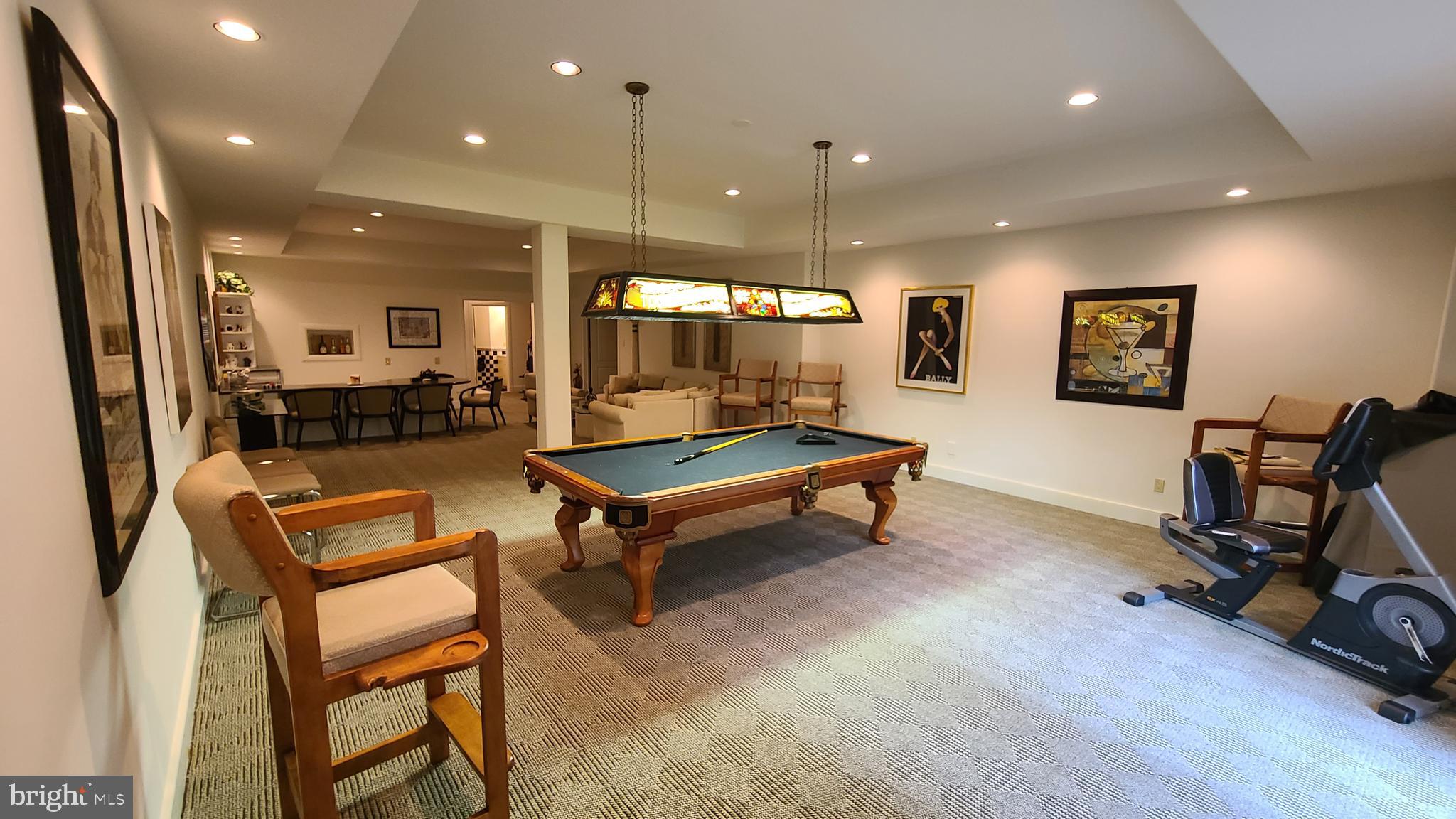 MEADOW BROOK - Residential