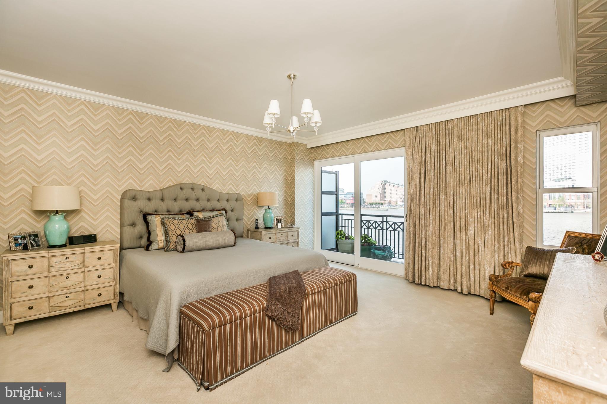 THE RITZ-CARLTON RESIDENCES - Residential