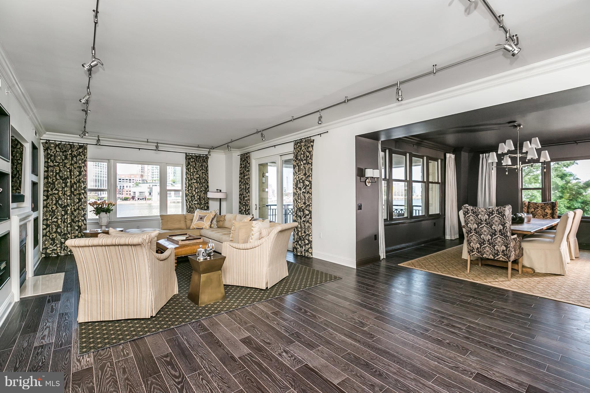 THE RITZ-CARLTON RESIDENCES - Residential