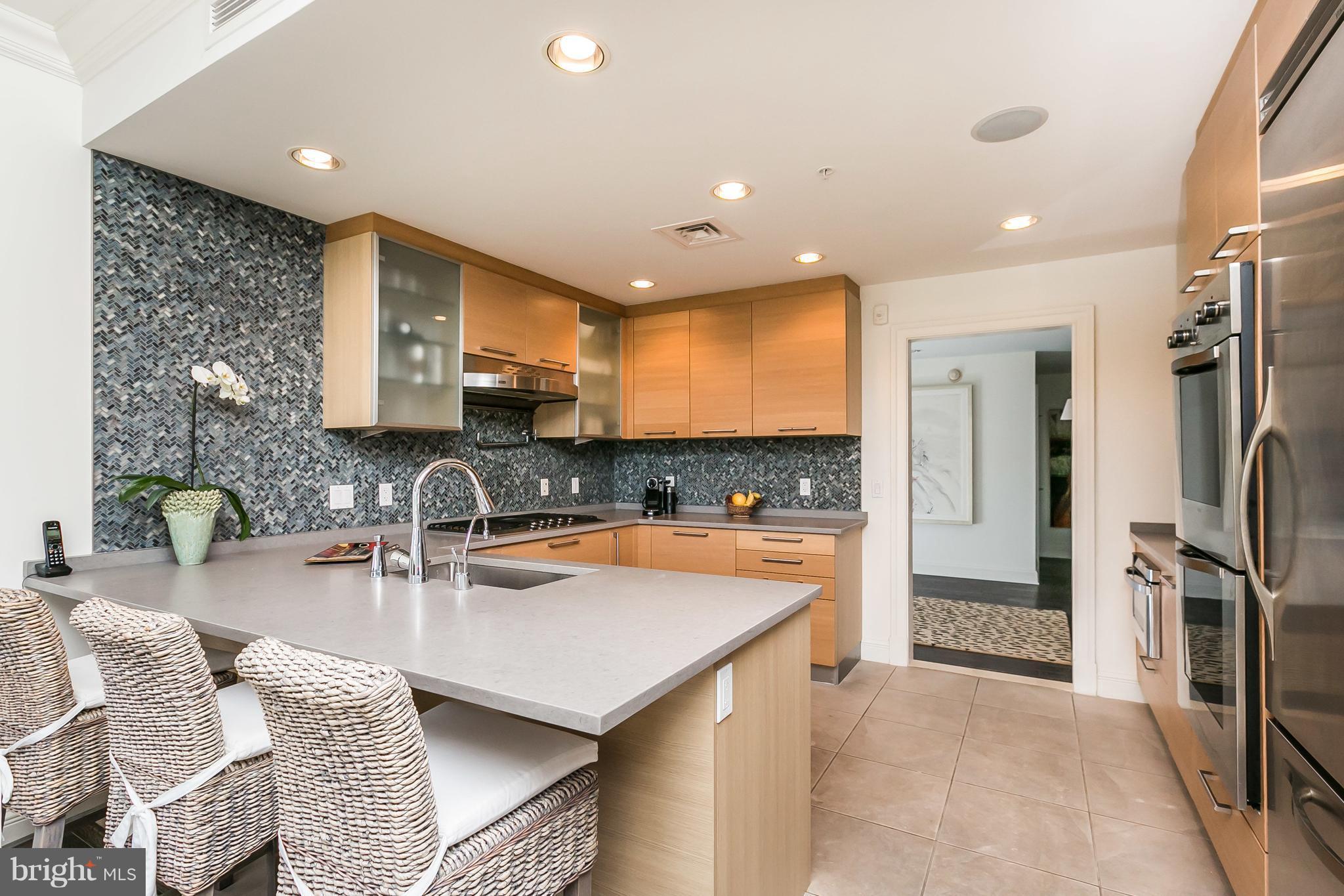 THE RITZ-CARLTON RESIDENCES - Residential