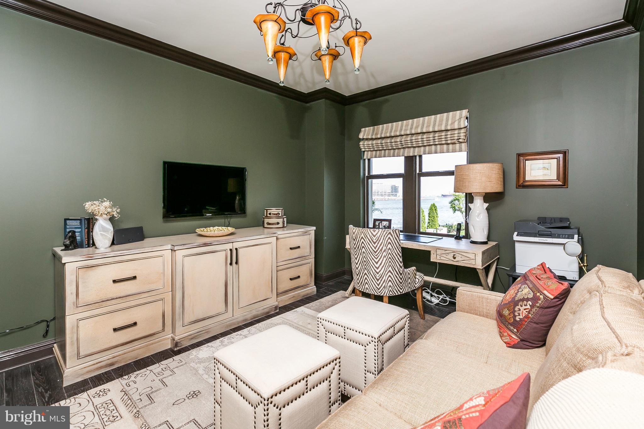 THE RITZ-CARLTON RESIDENCES - Residential