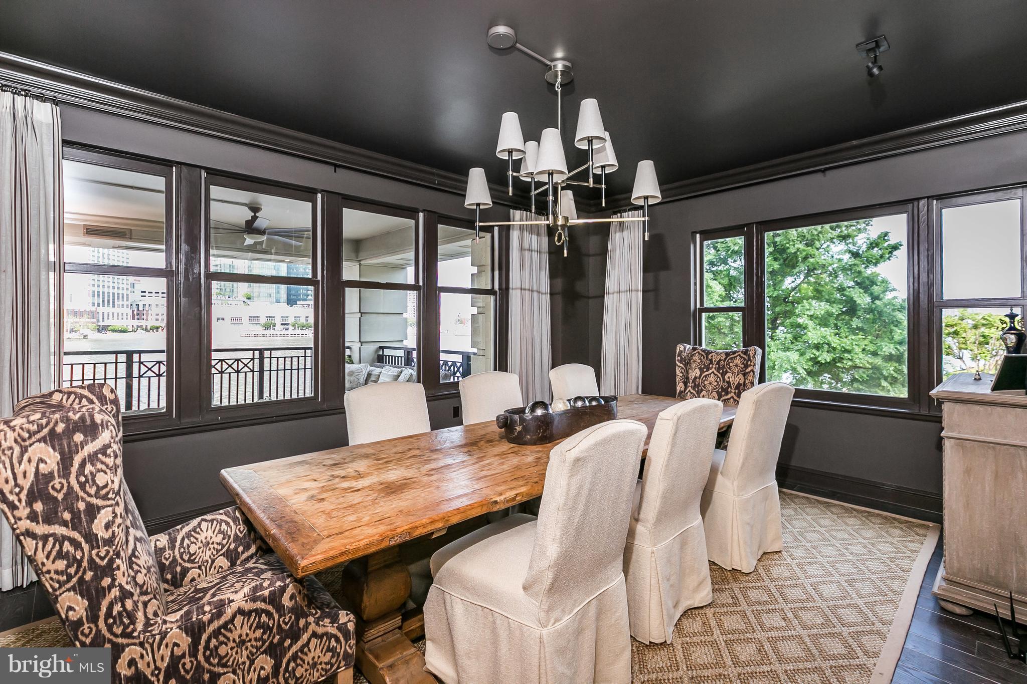 THE RITZ-CARLTON RESIDENCES - Residential