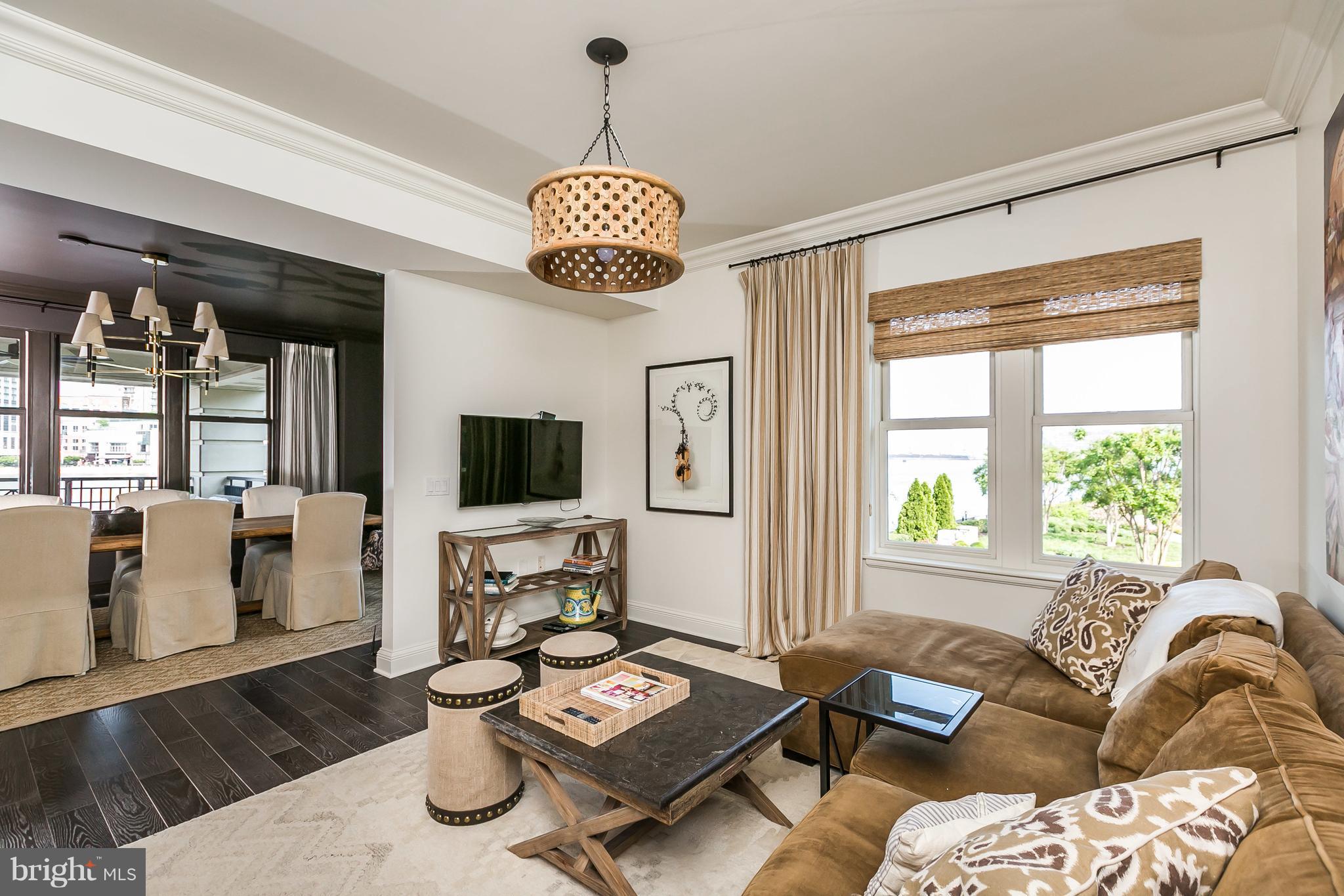 THE RITZ-CARLTON RESIDENCES - Residential