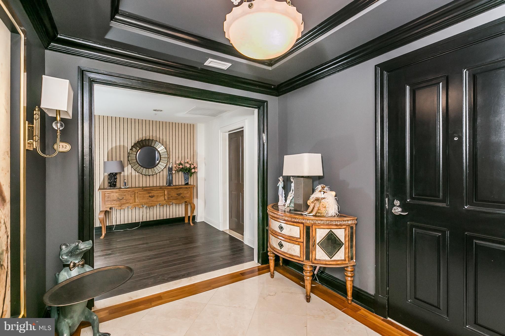 THE RITZ-CARLTON RESIDENCES - Residential