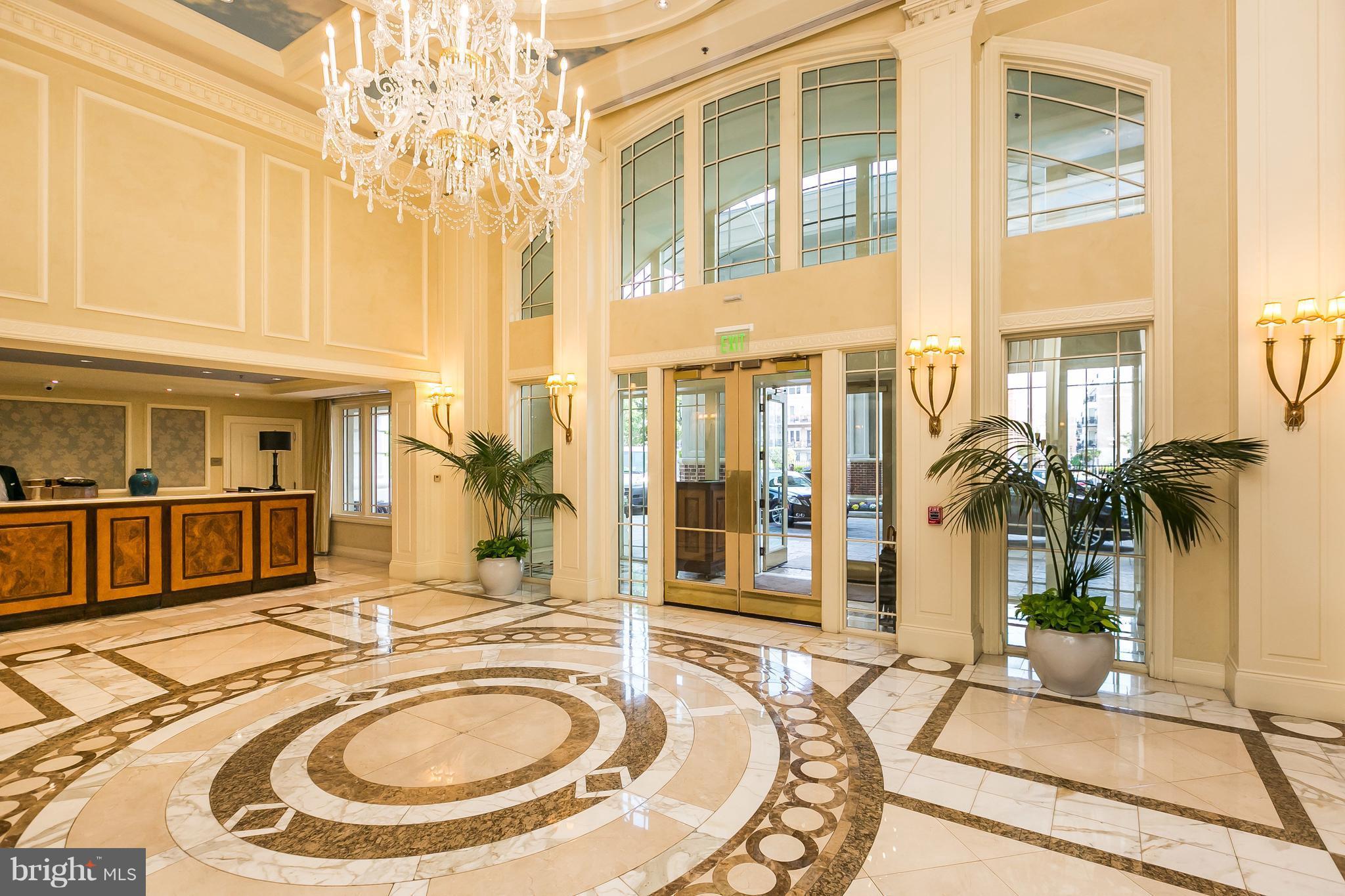 THE RITZ-CARLTON RESIDENCES - Residential