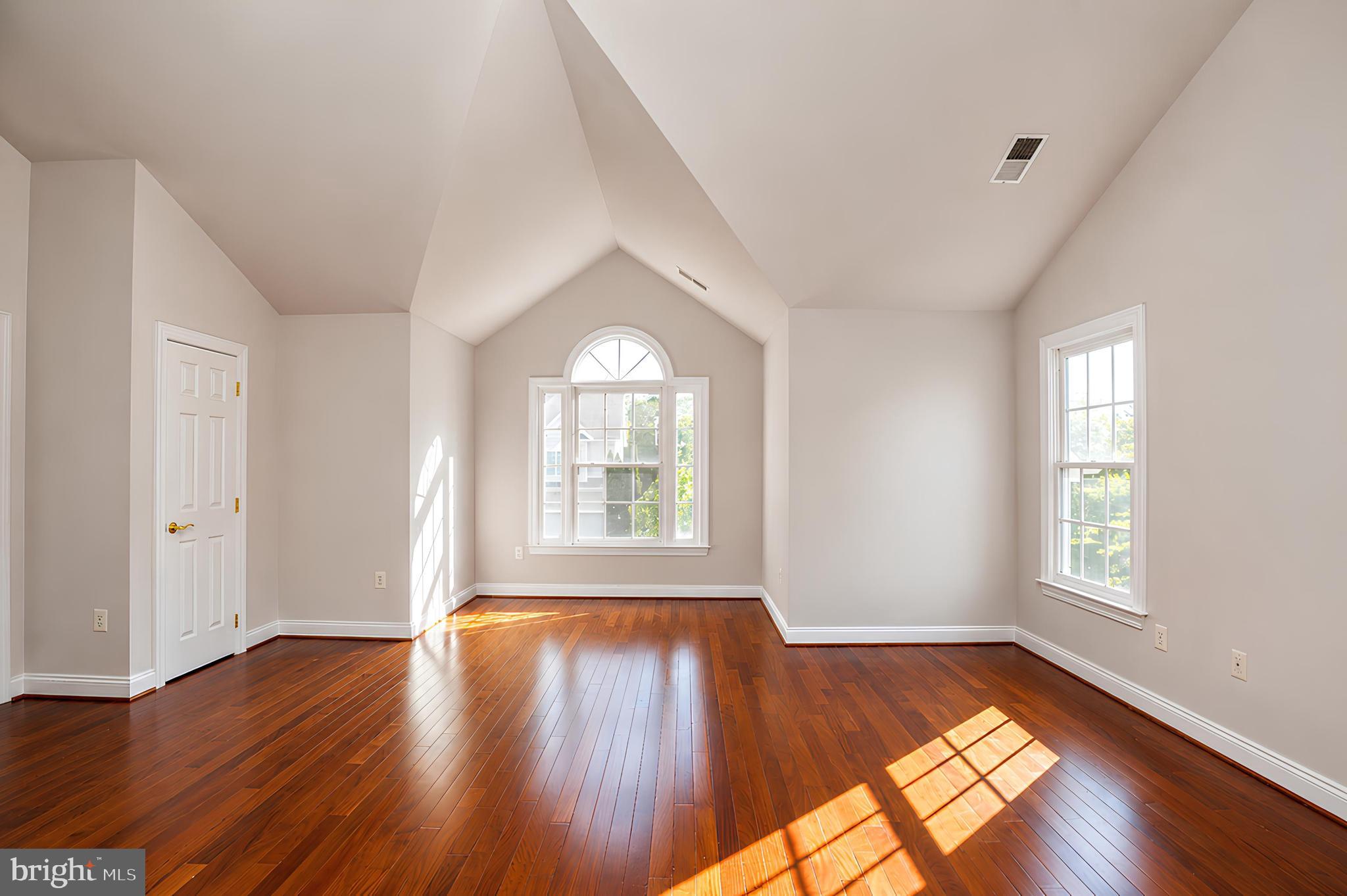 BROADLANDS - Residential