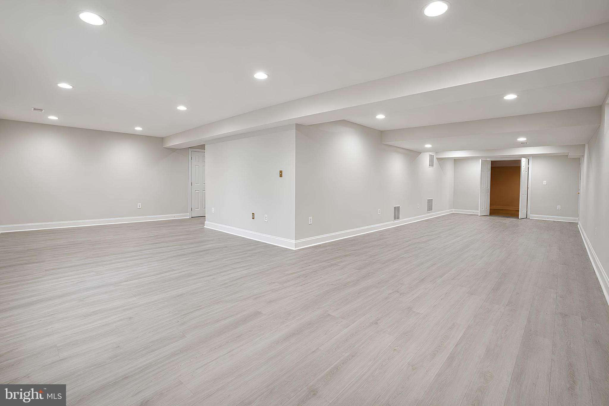 BROADLANDS - Residential