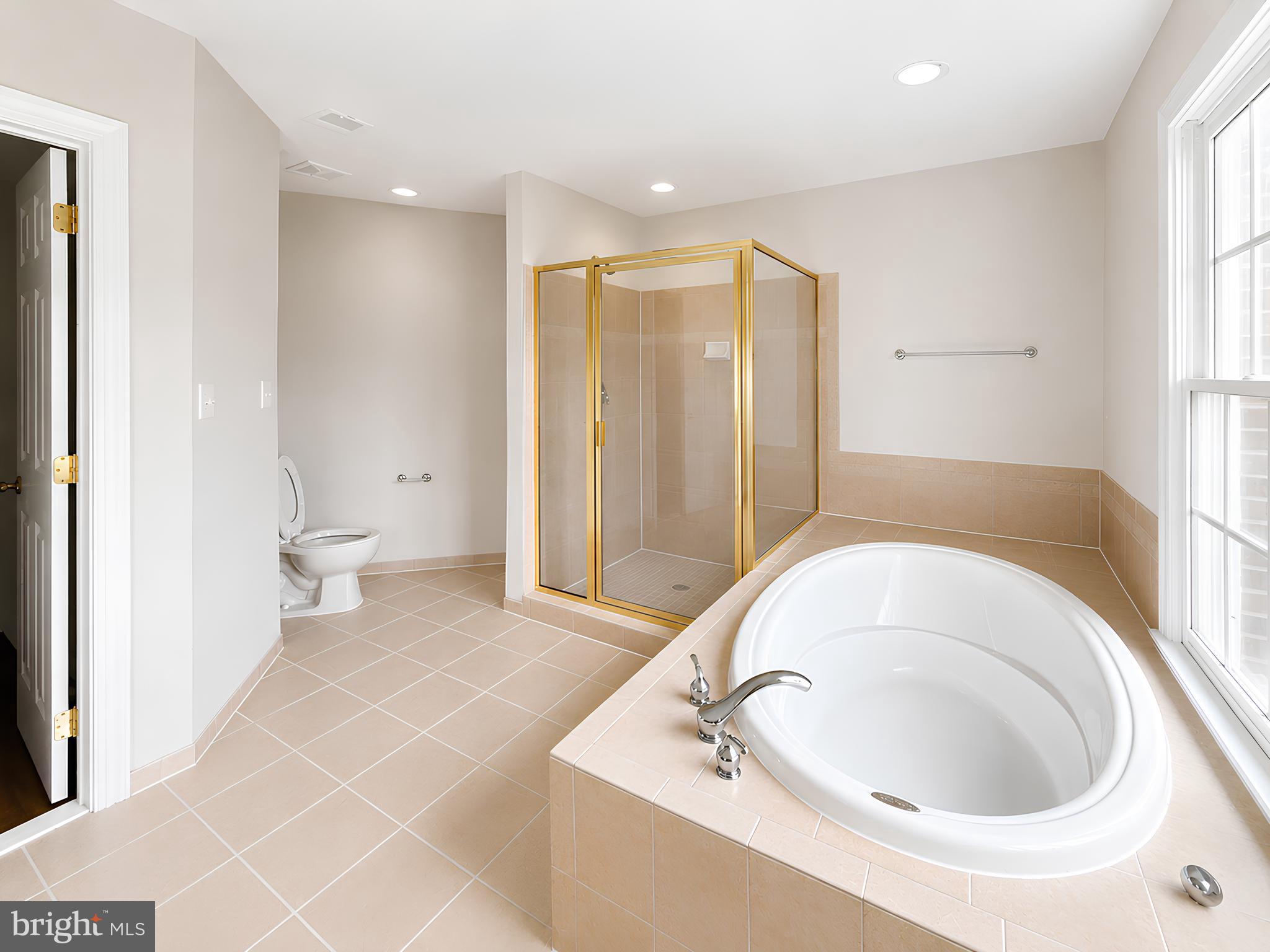 BROADLANDS - Residential