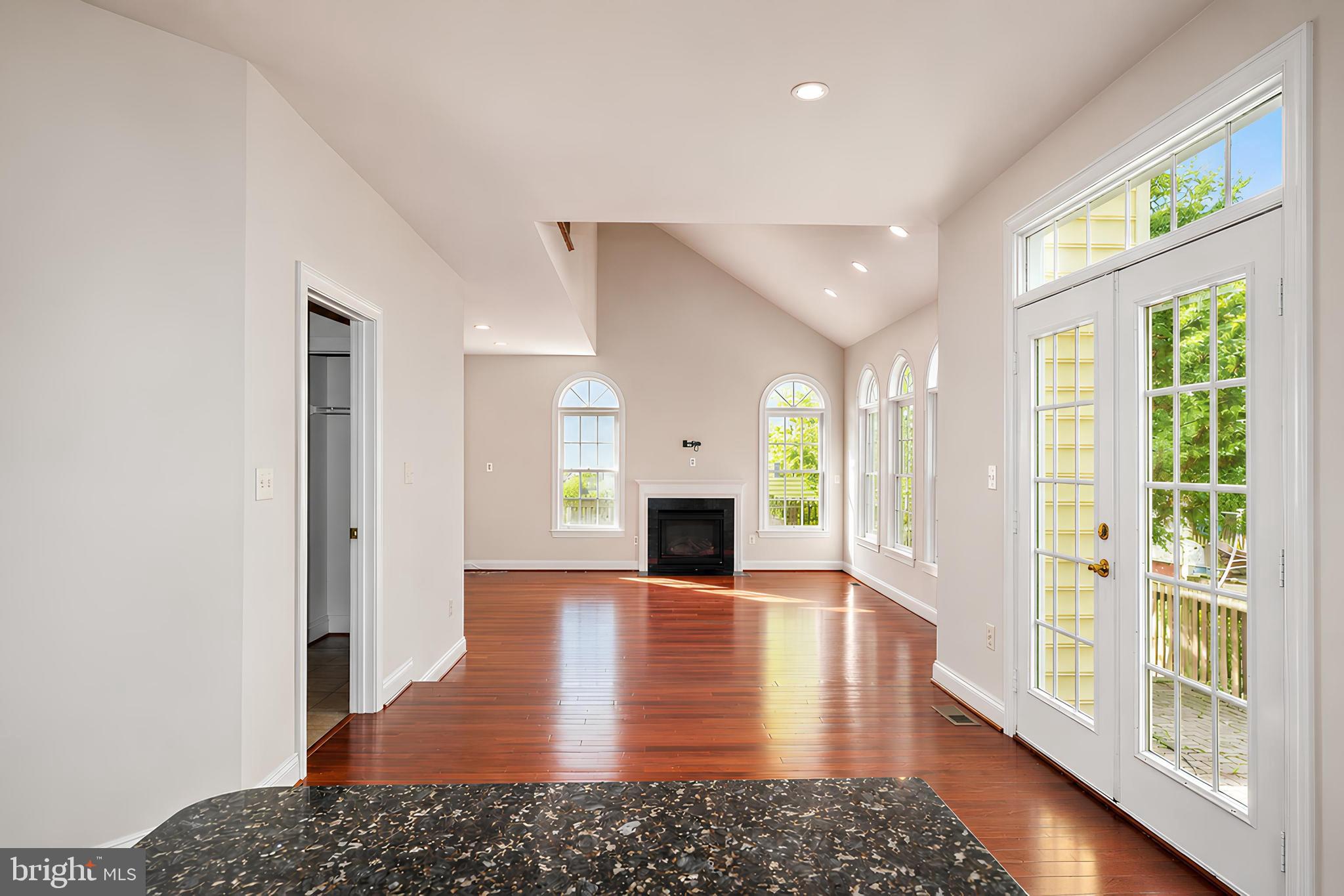 BROADLANDS - Residential