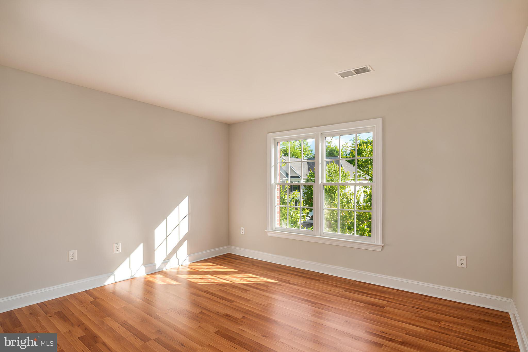 BROADLANDS - Residential