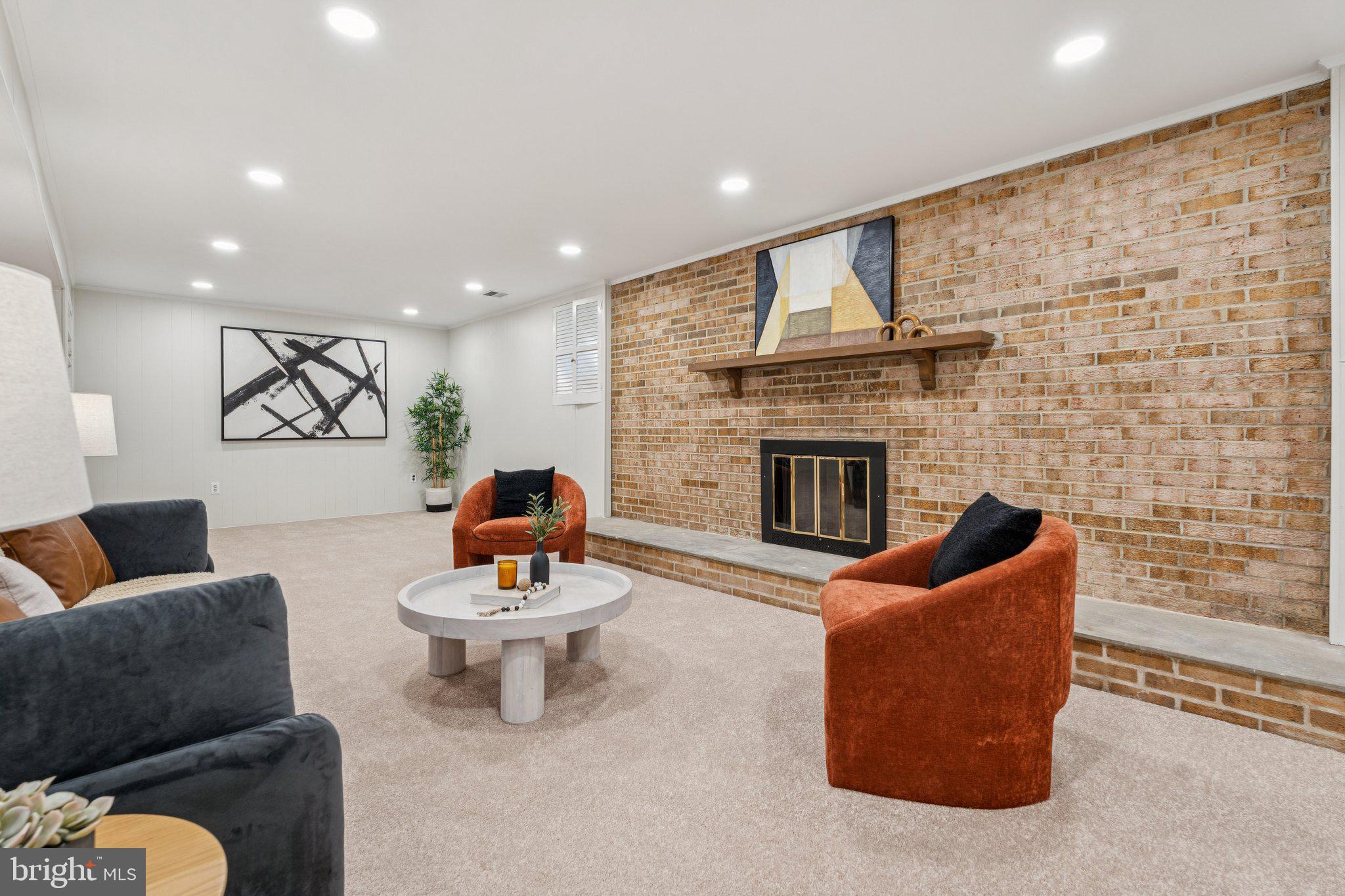 FALLS ORCHARD - Residential