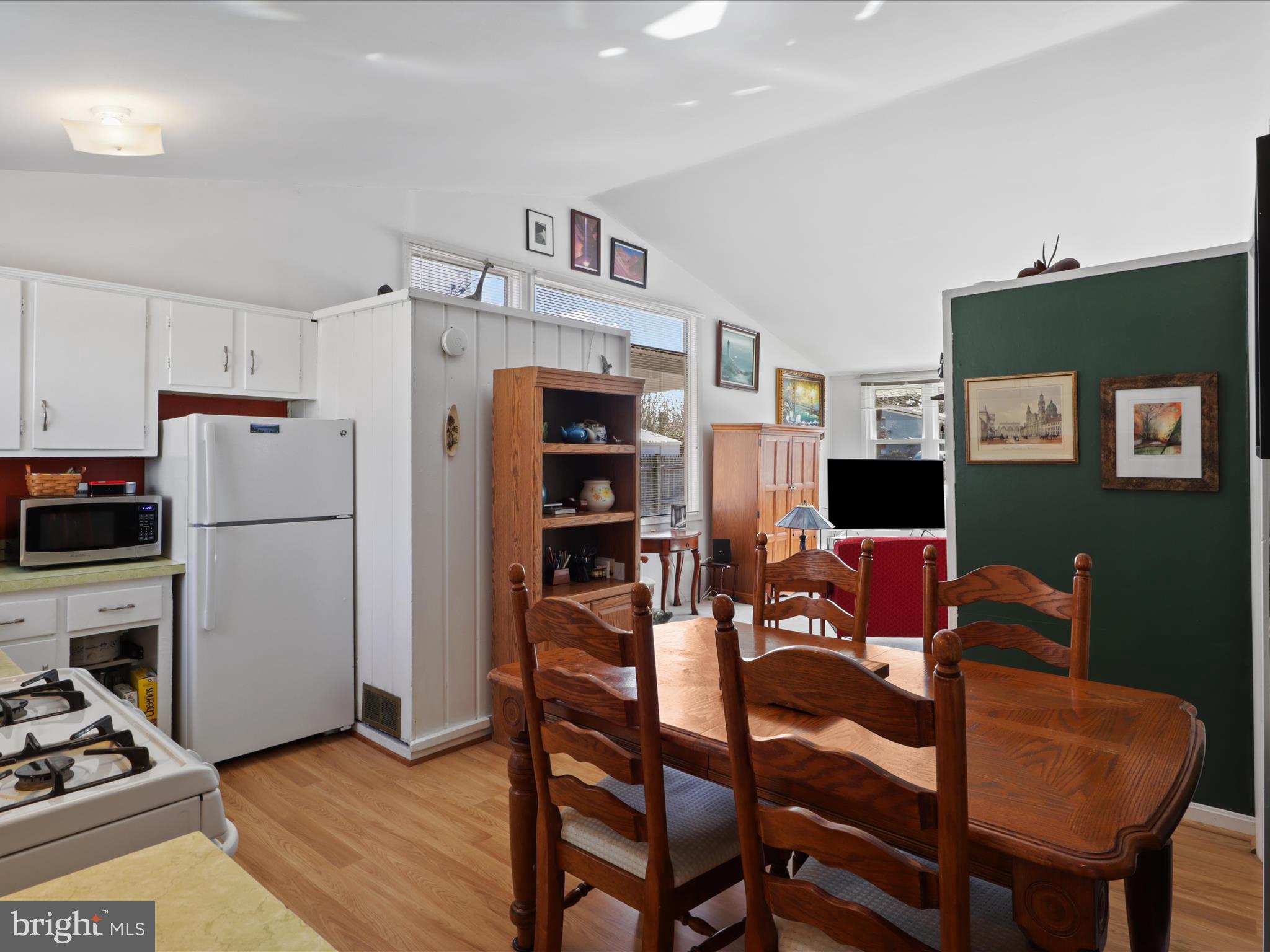 ROCK CREEK PALISADES - Residential