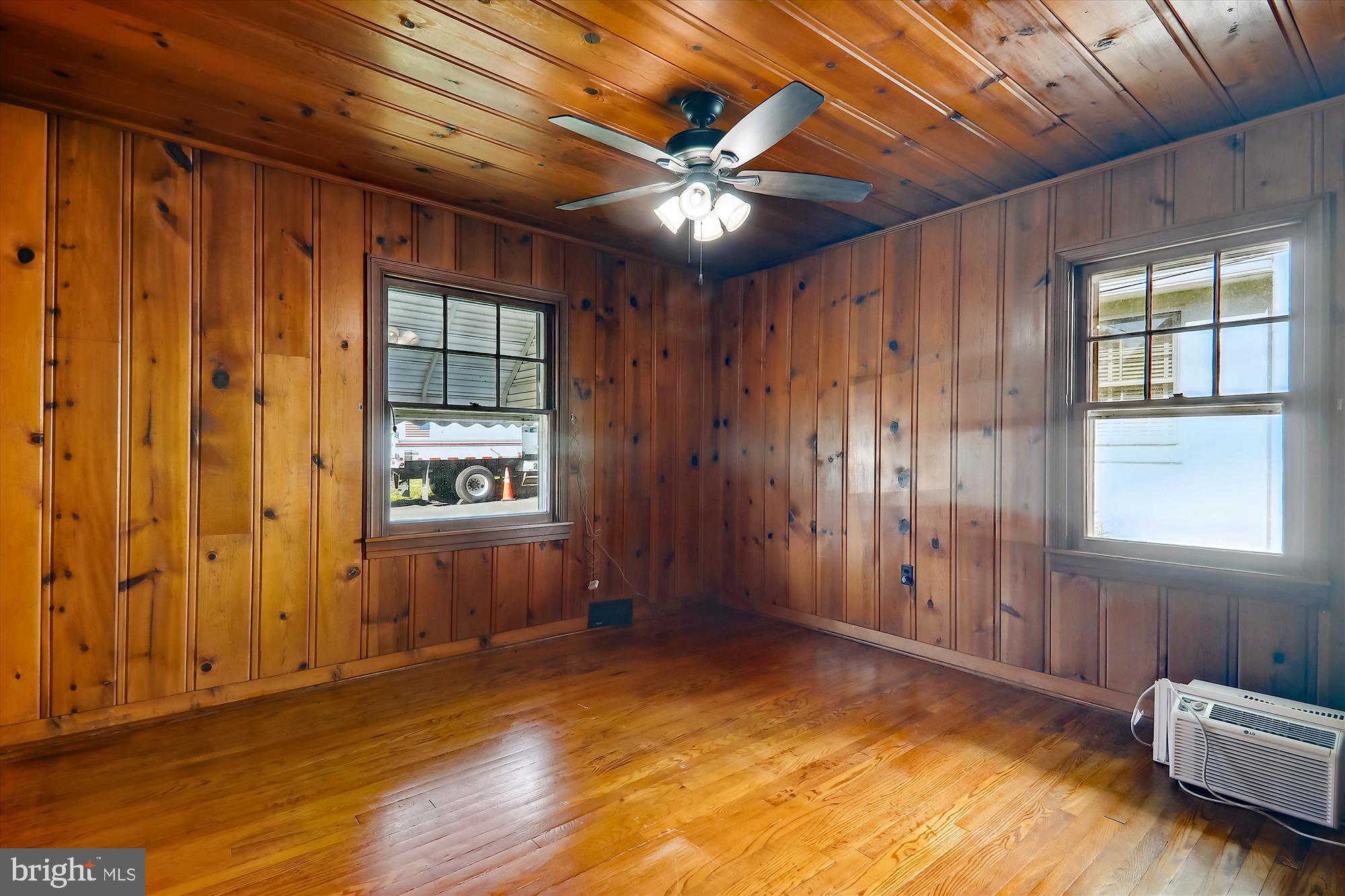 HOMEWOOD - Residential