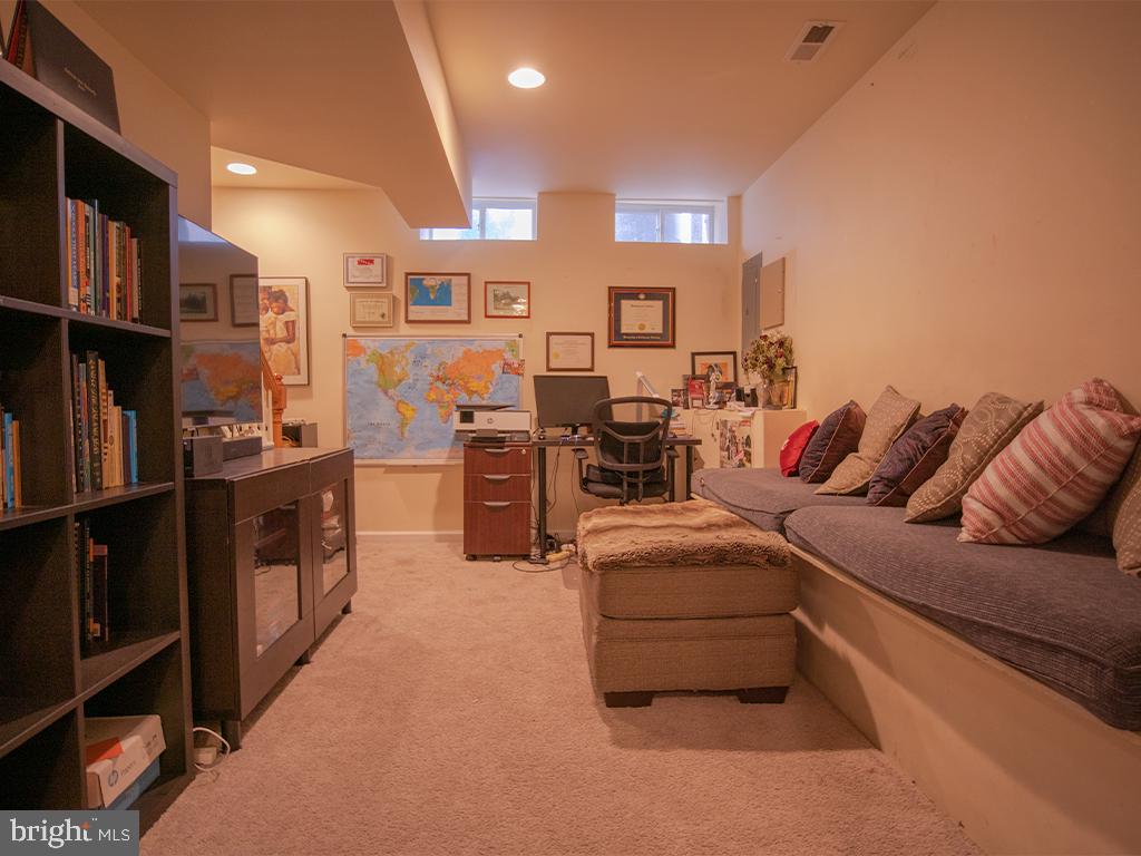 GRADUATE HOSPITAL - Residential Lease