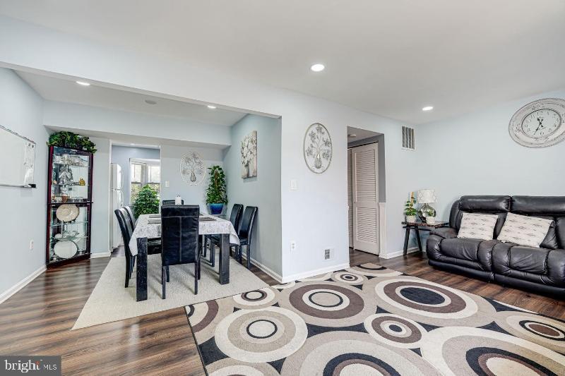 7908 SHARPSBURG COURT