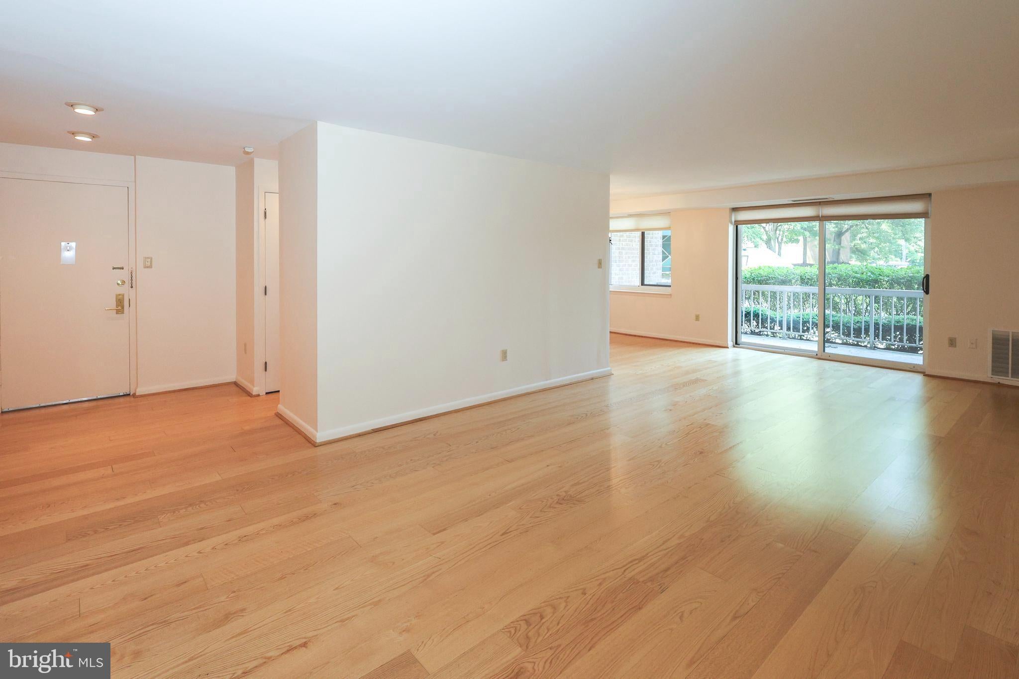 1637 OAKWOOD DRIVE S-122