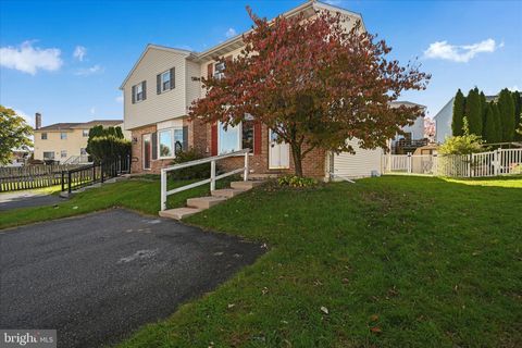 Photo of 133 Heritage Road, EPHRATA, PA 17522 (MLS # PALA2078642)