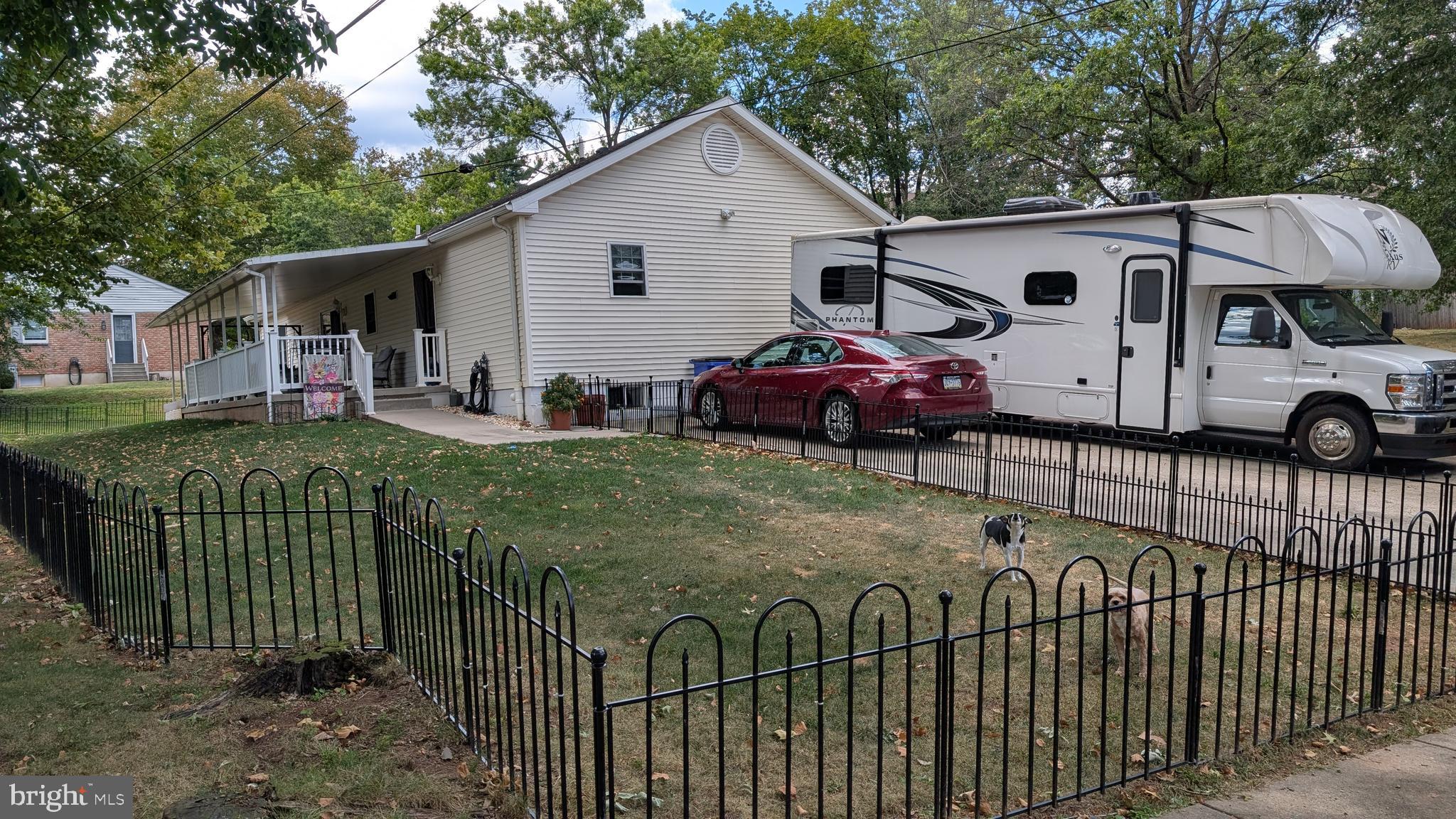 32 WINDING ROAD