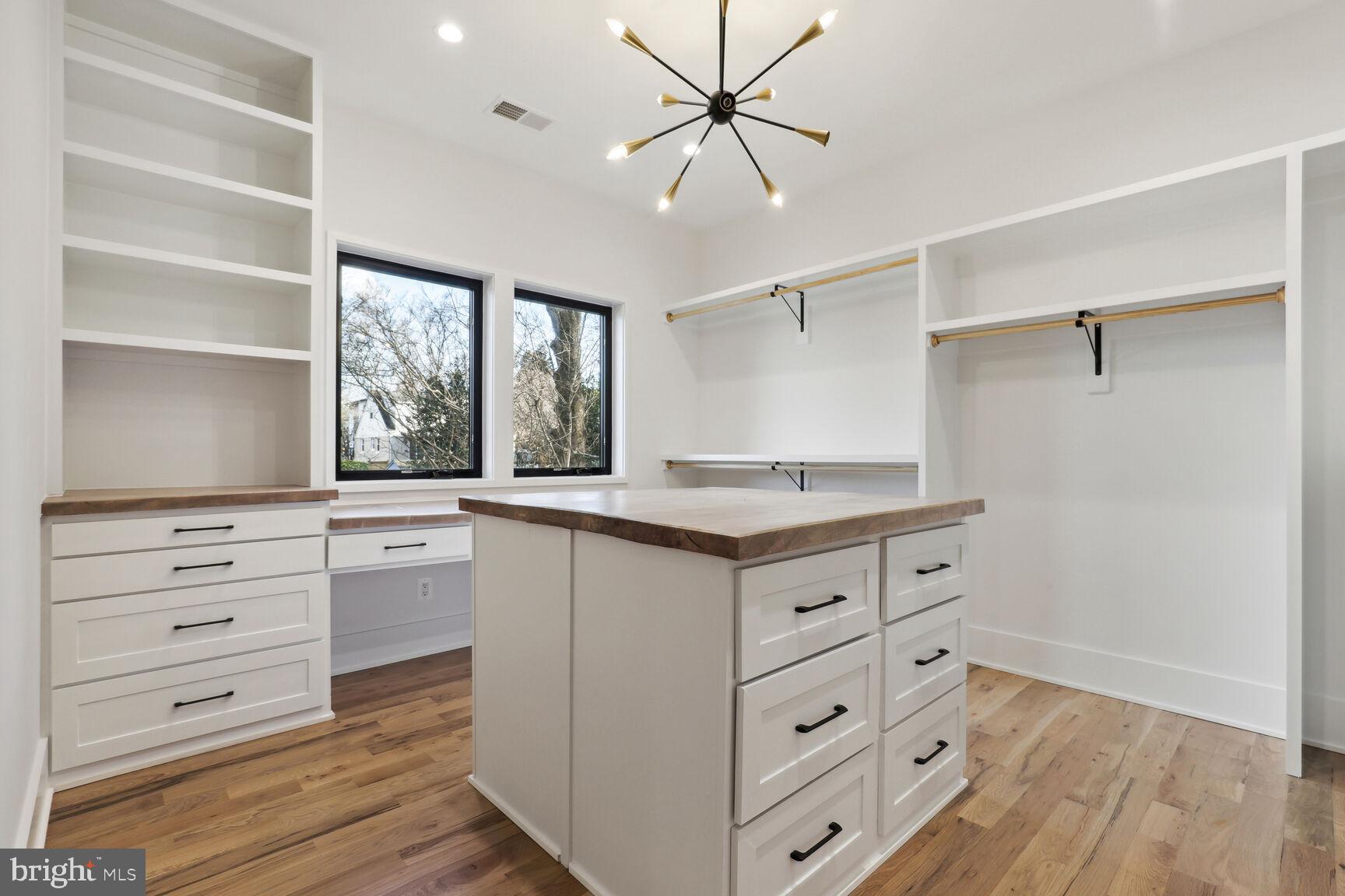 KENT GARDENS - Residential