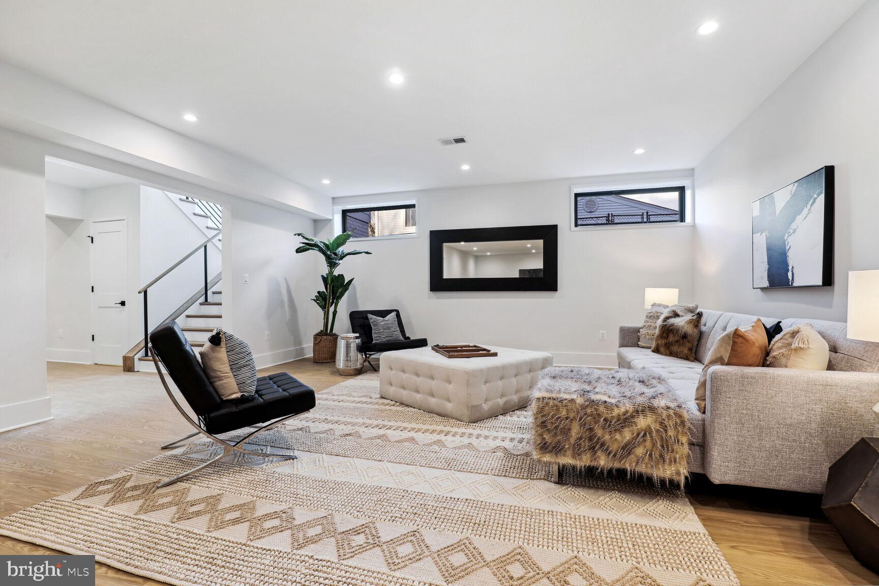 KENT GARDENS - Residential