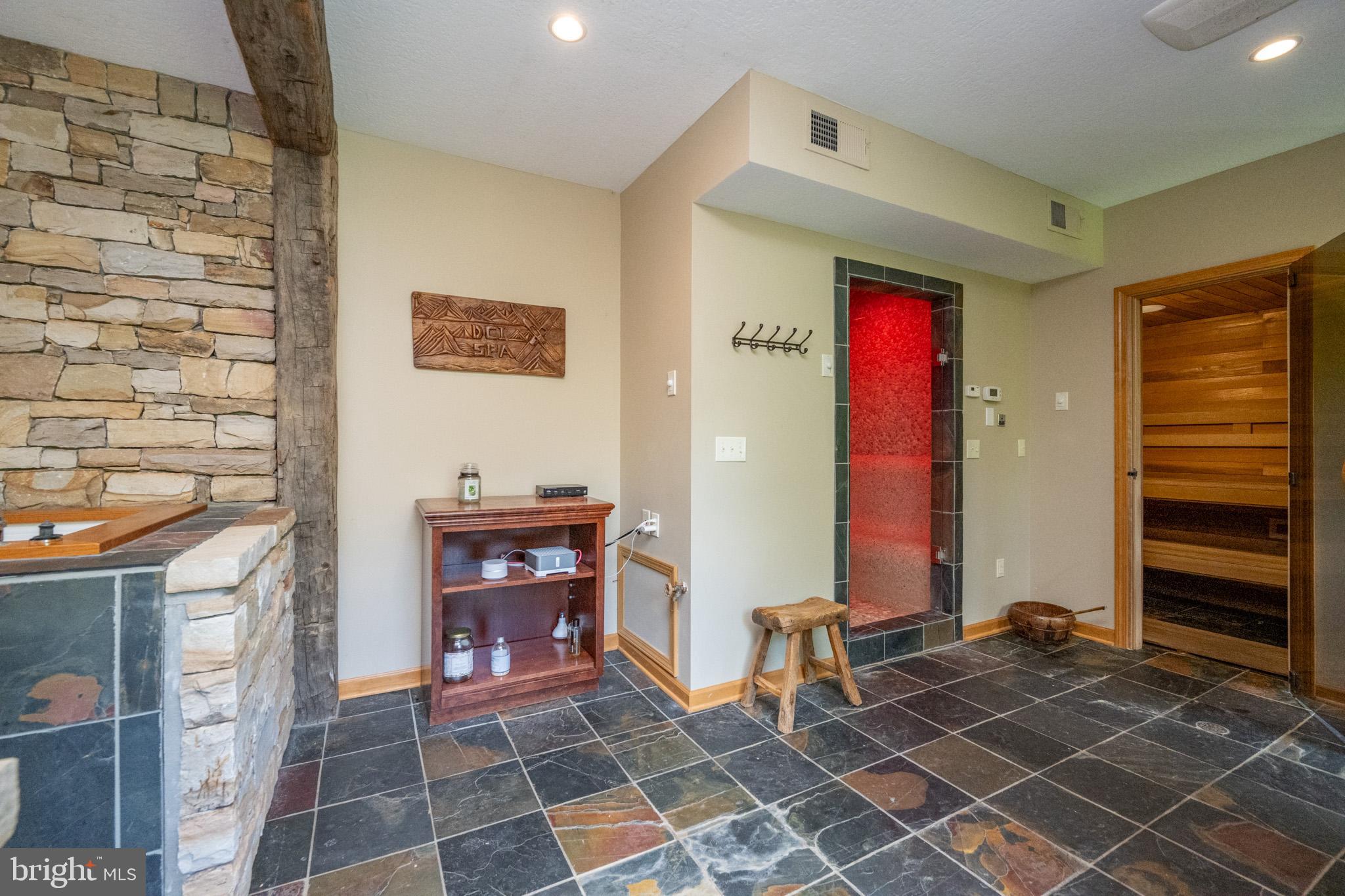 BOULDER RIDGE - Residential