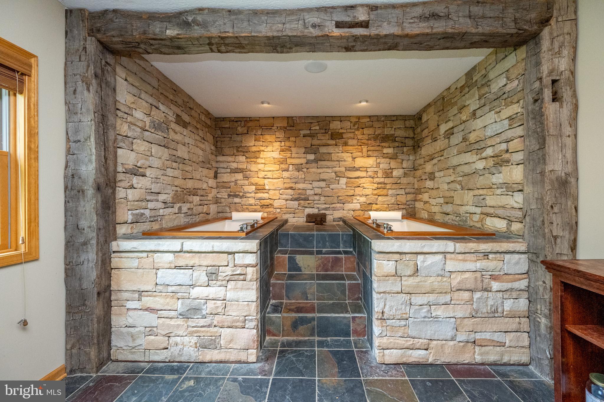 BOULDER RIDGE - Residential