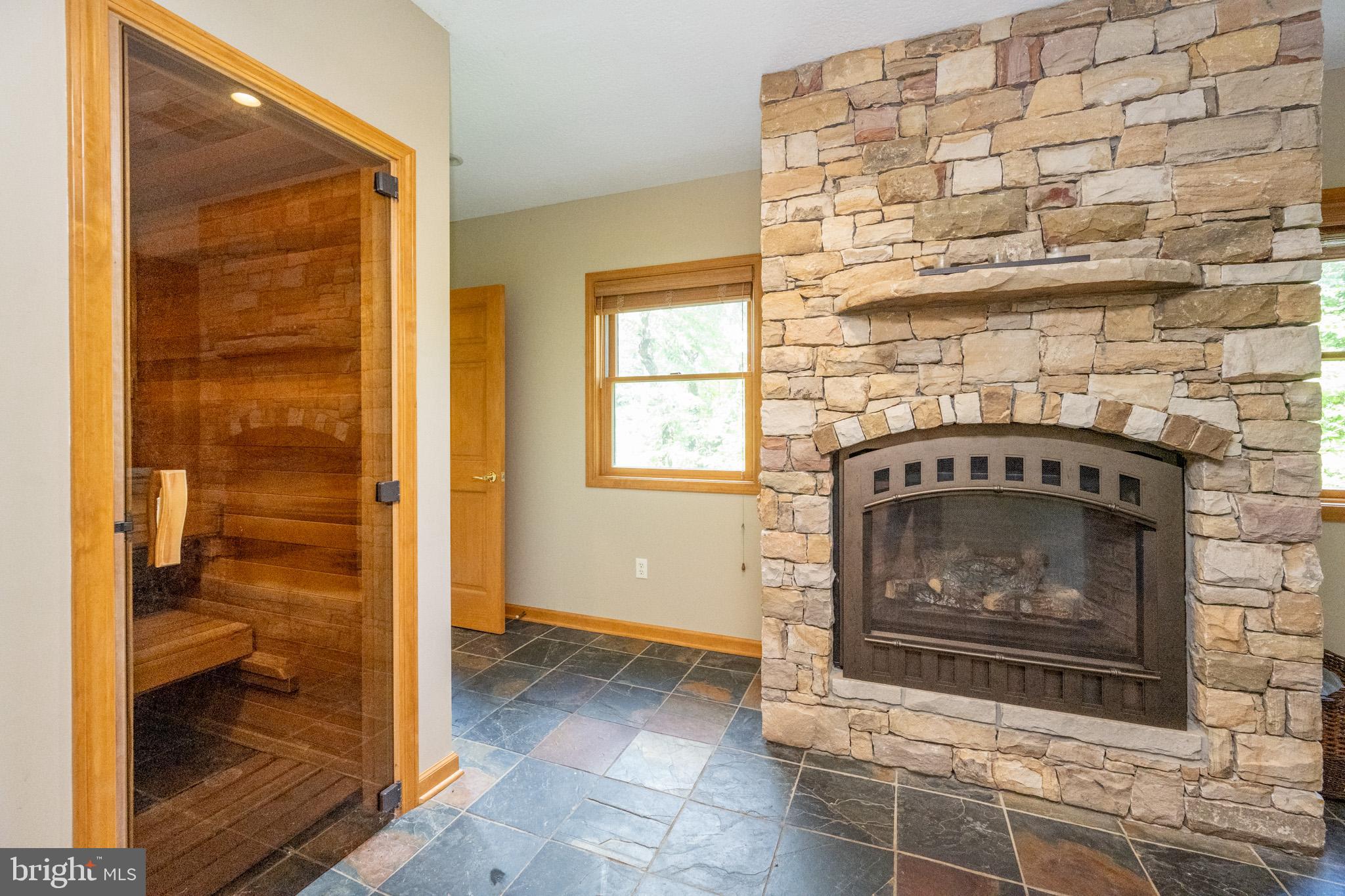 BOULDER RIDGE - Residential