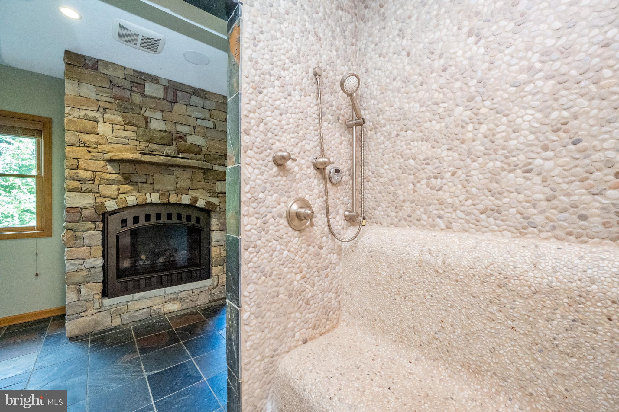 BOULDER RIDGE - Residential