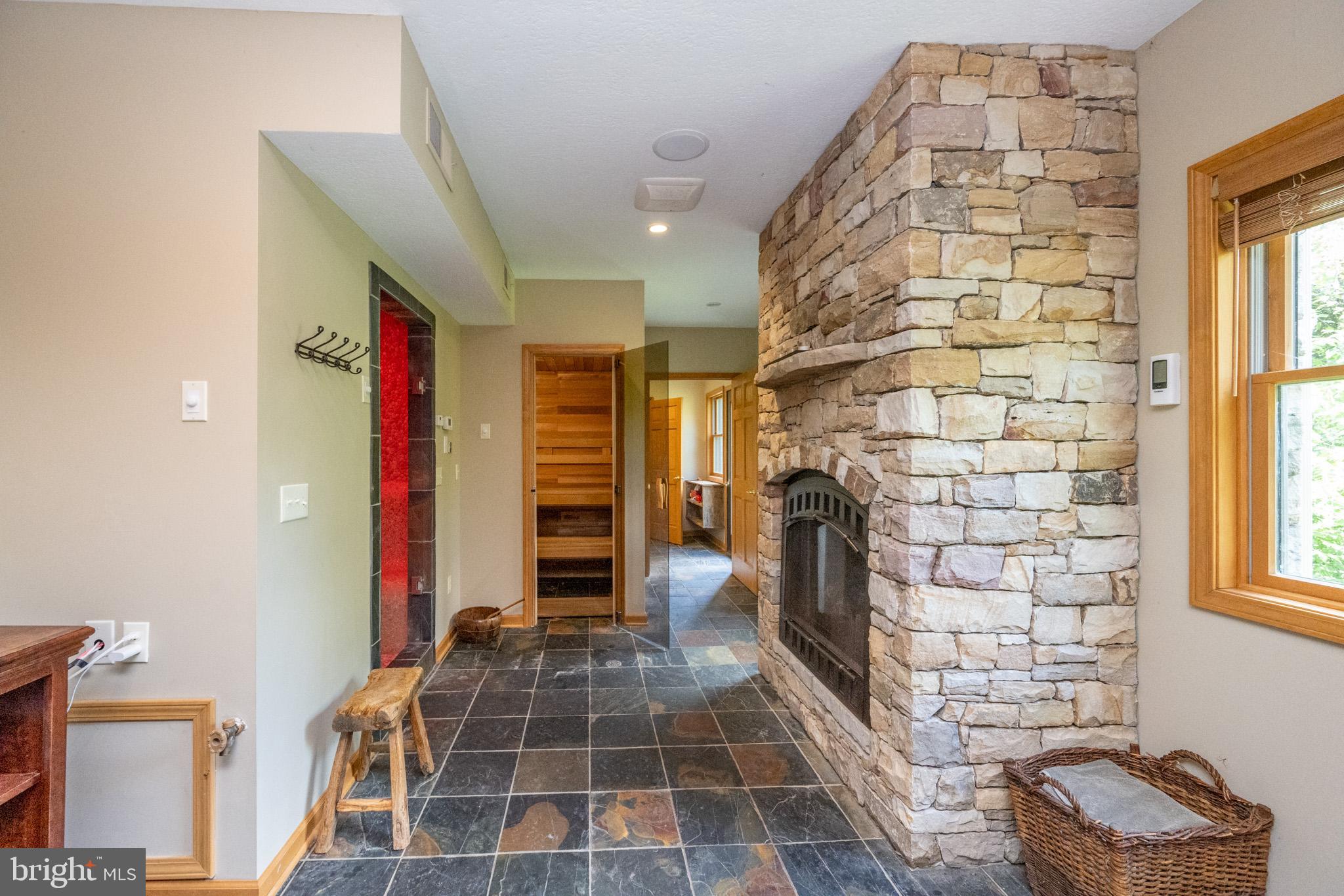 BOULDER RIDGE - Residential