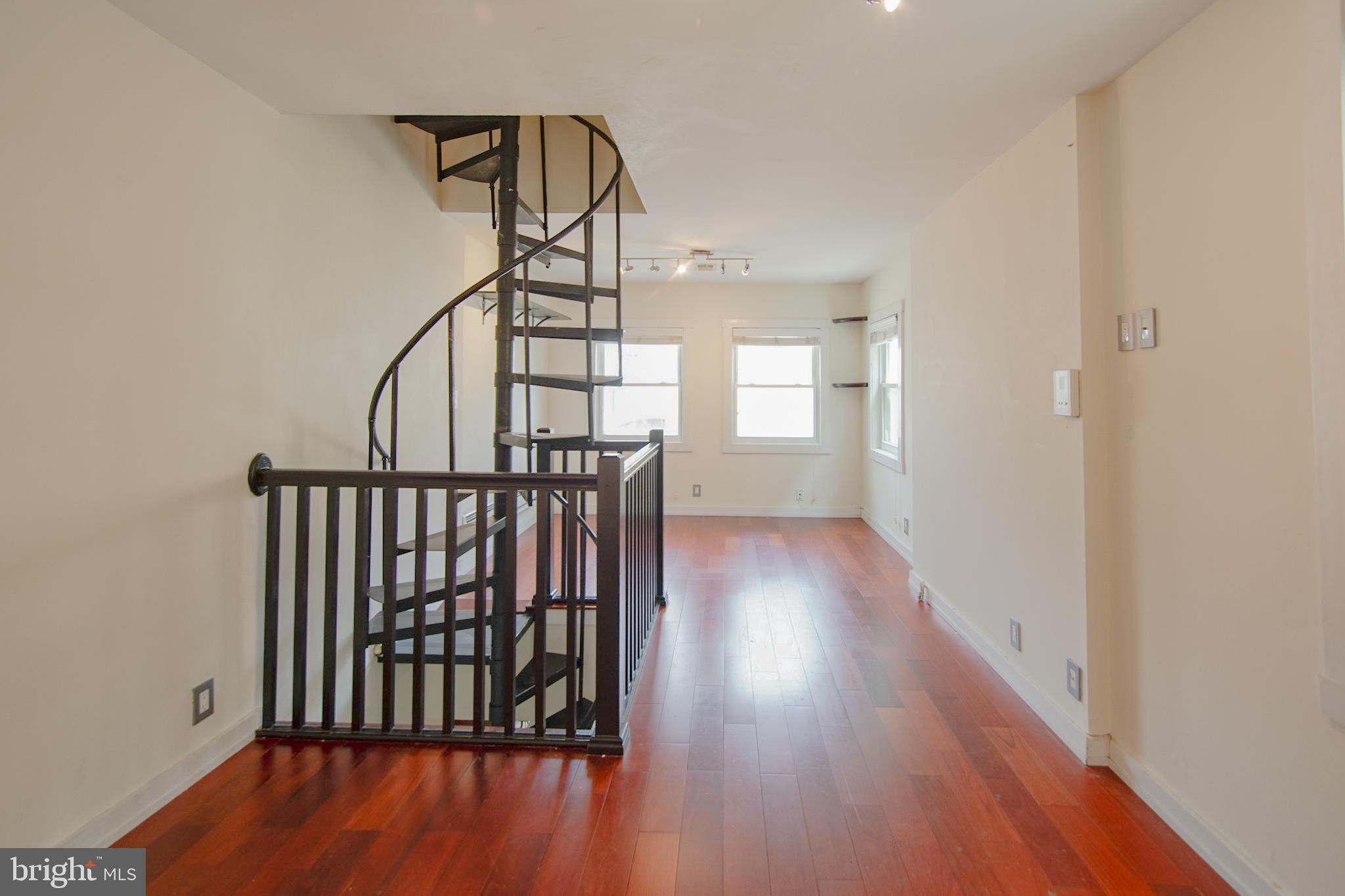 *Available 8/1*
Beautiful recently updated 2 bedroom, 1.5 bath, 810 square-feet trinity condo with a large gated patio and garden area. Street entrances on ground level and 2nd floor. The ground level has the kitchen, 1/2 bathroom, high-efficiency washer/dryer, and patio (perfect for BBQs). The 2nd floor has the living room and dining room and beautiful window light. The 3rd floor has 2 cozy bedrooms and a modern full bathroom with a gorgeous shower. The master bedroom has a lot of window light with a view of the Philly skyline. The second bedroom has a gorgeous custom closet. This property is in a prime location: seconds from the South Street Bridge, less than a 10-minute walk to Penn campus and the University City train stop, two blocks from the Schuylkill River Park and Trail and a 15-minute walk to Rittenhouse Square. However, there is little, if any, street noise! Features include high-efficiency washer/dryer, hardwood floors throughout, beautiful appliances including a dishwasher, granite countertops, double-paned windows, overhead lighting in each room and central air and heat!
Lease Terms: Generally, 1st month, and 1 month security deposit due at, or prior to, lease signing. Other terms may be required by Landlord such as last month's rent upfront. $65 application fee per applicant. Tenants are responsible for: electricity, gas (if applicable), cable/internet and $10/mo technology fee. Water is a flat monthly fee of $75. Additional fees or requirements may be applicable for units with Homeowners or Condo Associations. Landlord Requirements: Applicants to make 3x the monthly rent in verifiable gross income, credit history to be considered, no evictions within the past 5 years, and must have a verifiable rental history with on-time rental payments. Exceptions to this criteria may exist under the law and will be considered. Cosigners will be considered.
*Sorry, No Pets