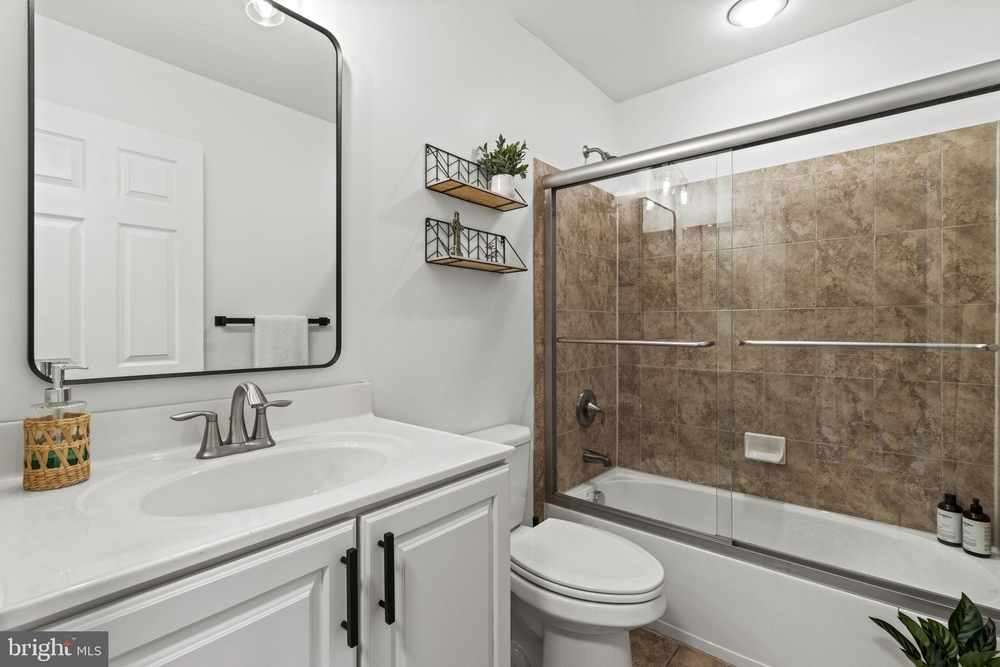 LOCUST POINT - Residential