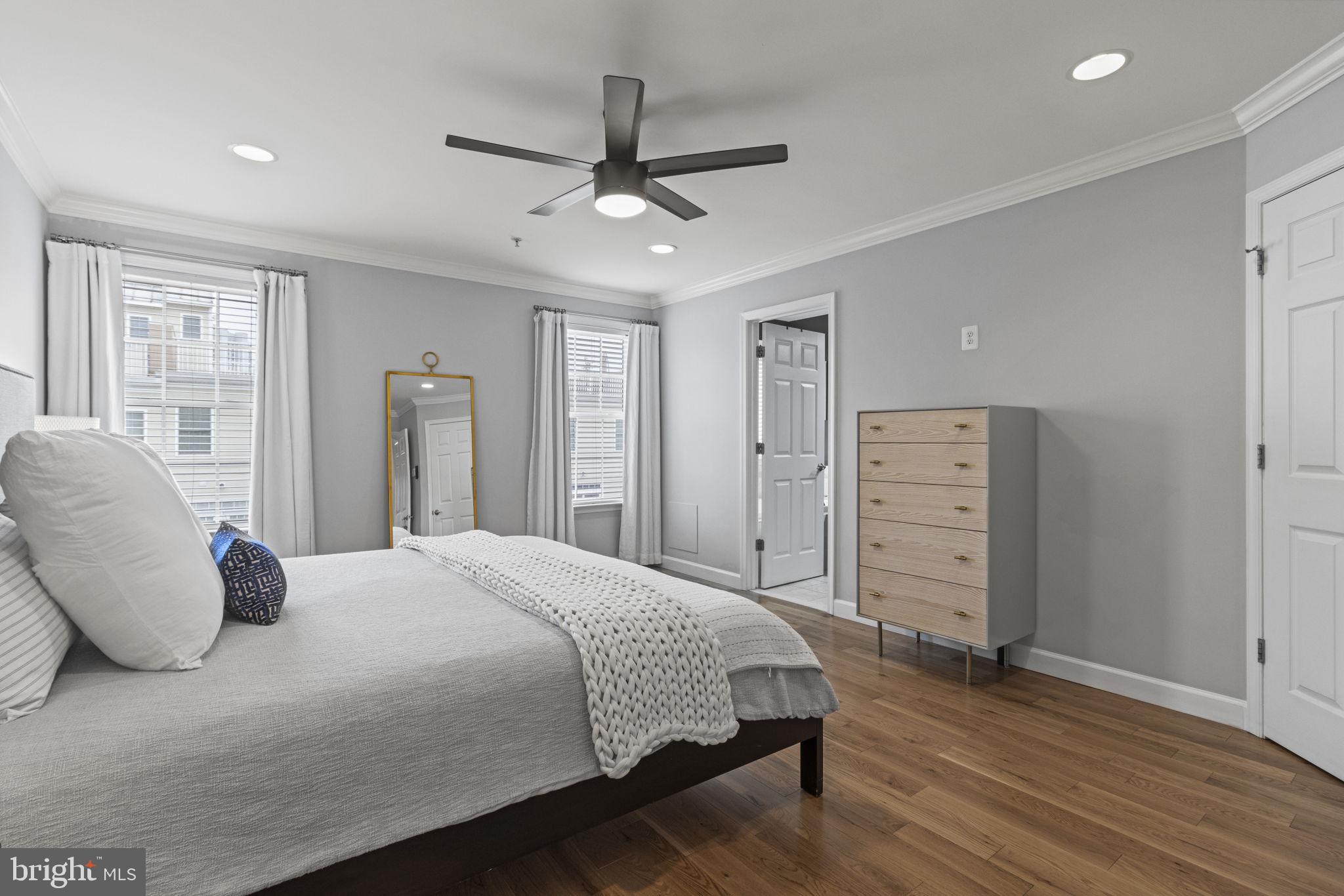 LOCUST POINT - Residential