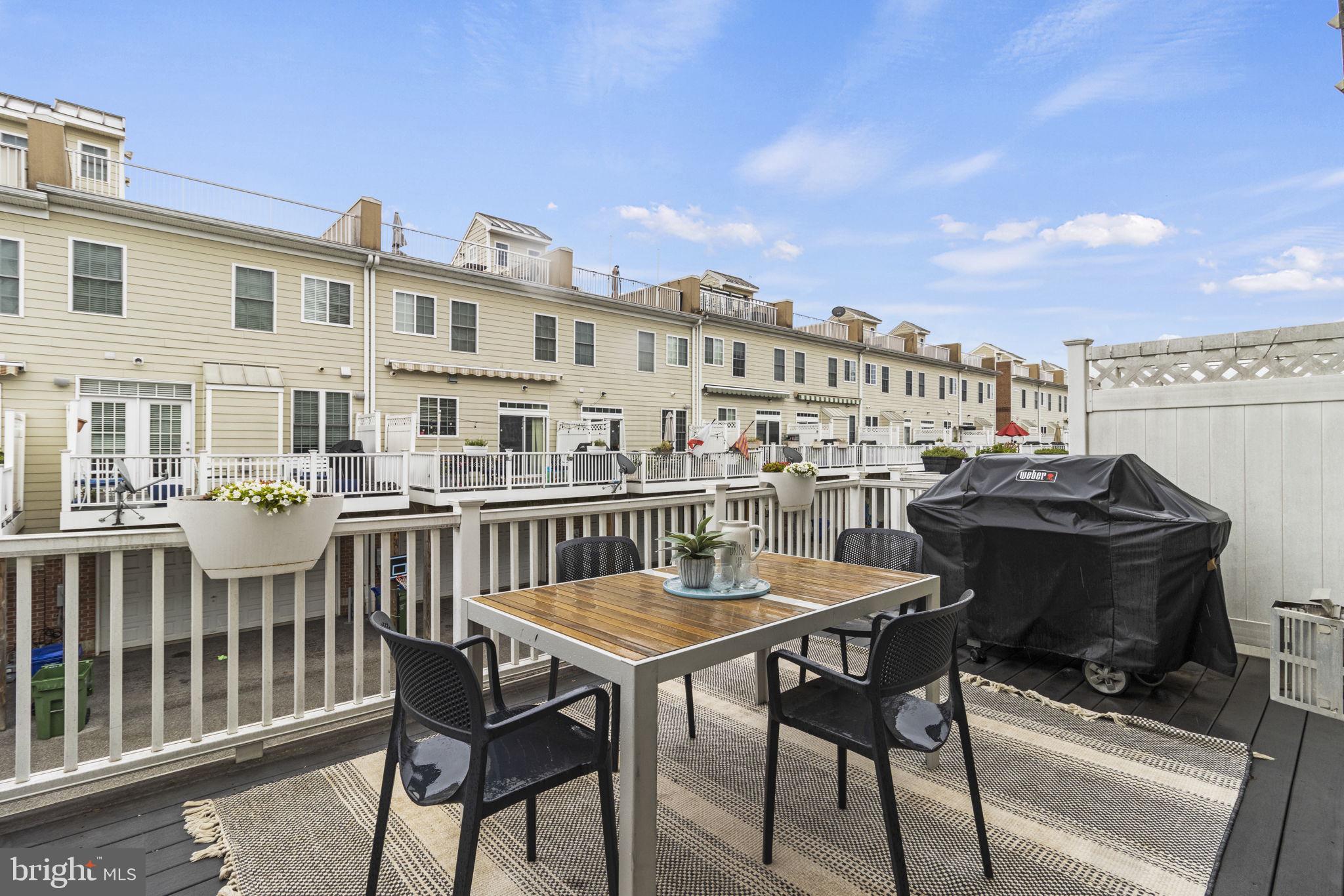 LOCUST POINT - Residential