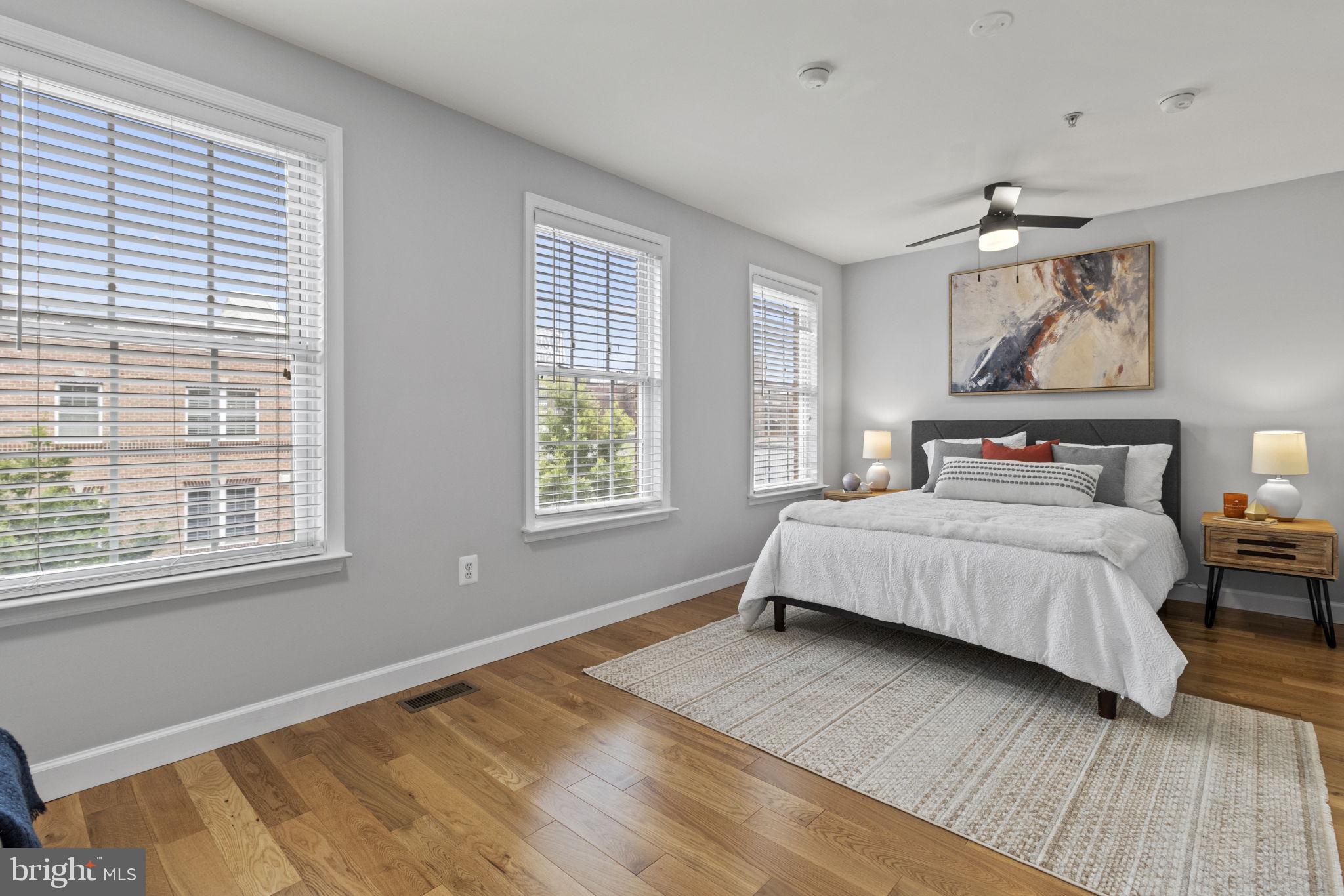 LOCUST POINT - Residential