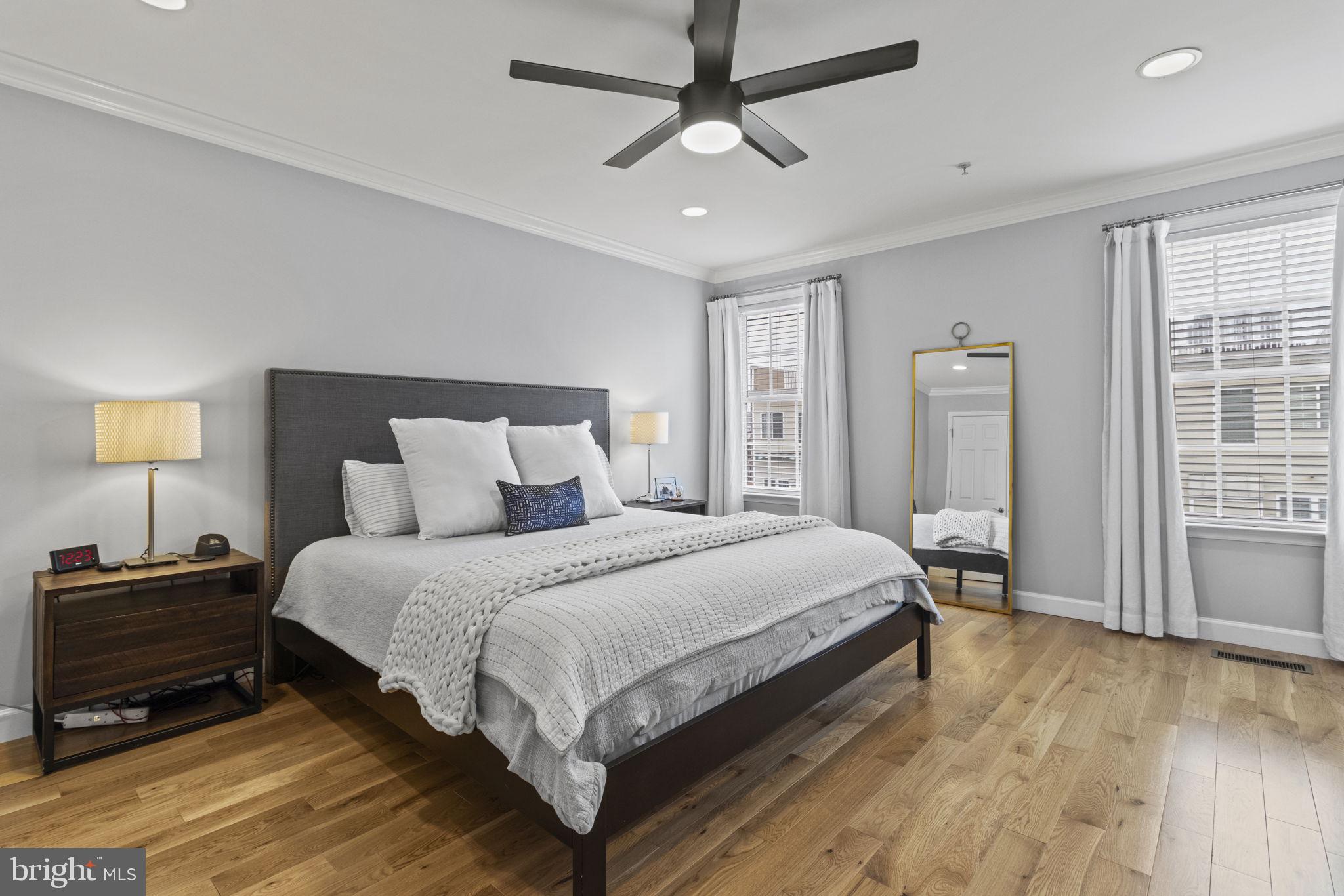 LOCUST POINT - Residential