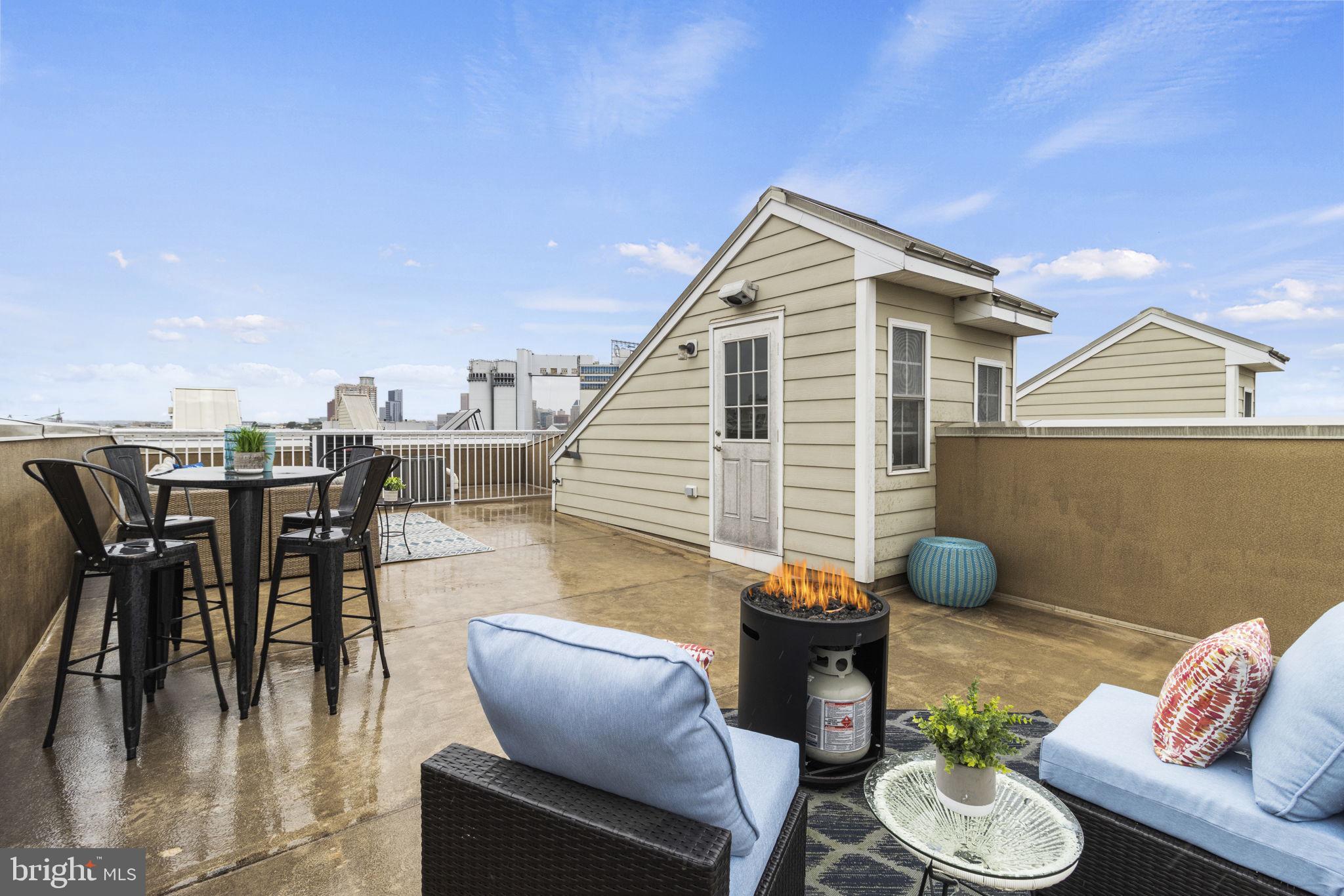 LOCUST POINT - Residential