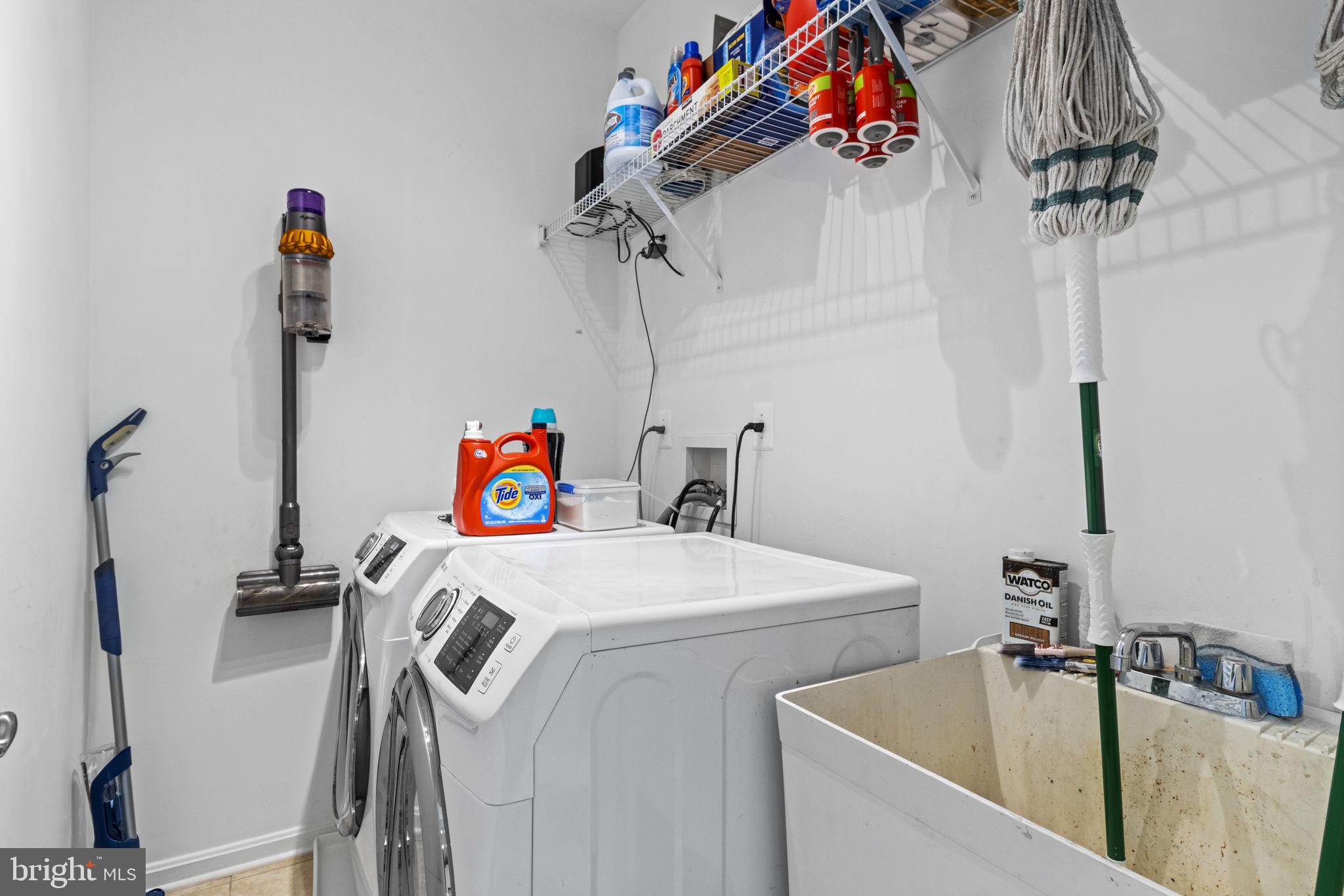 LOCUST POINT - Residential