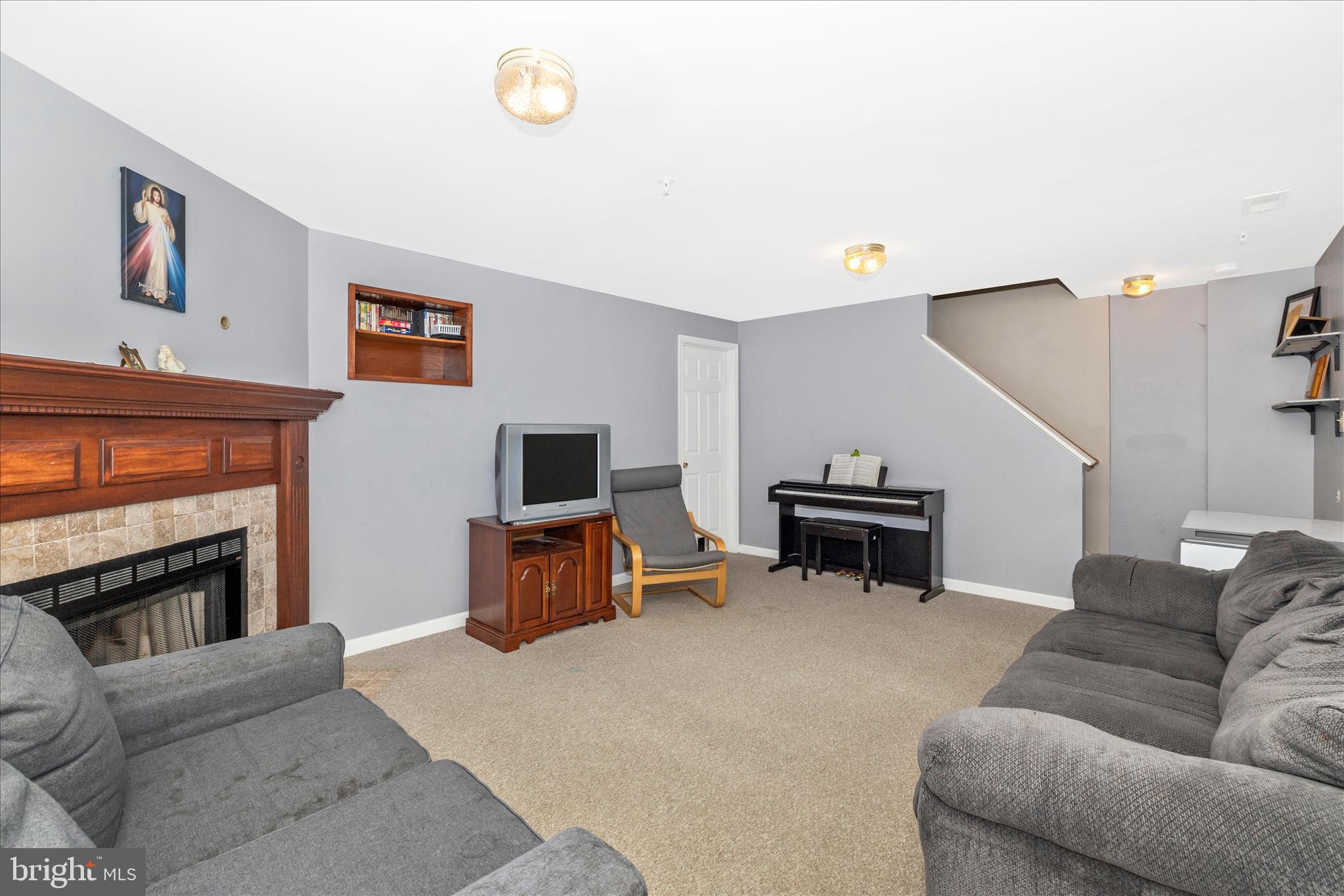 ALBERT COURTS - Residential