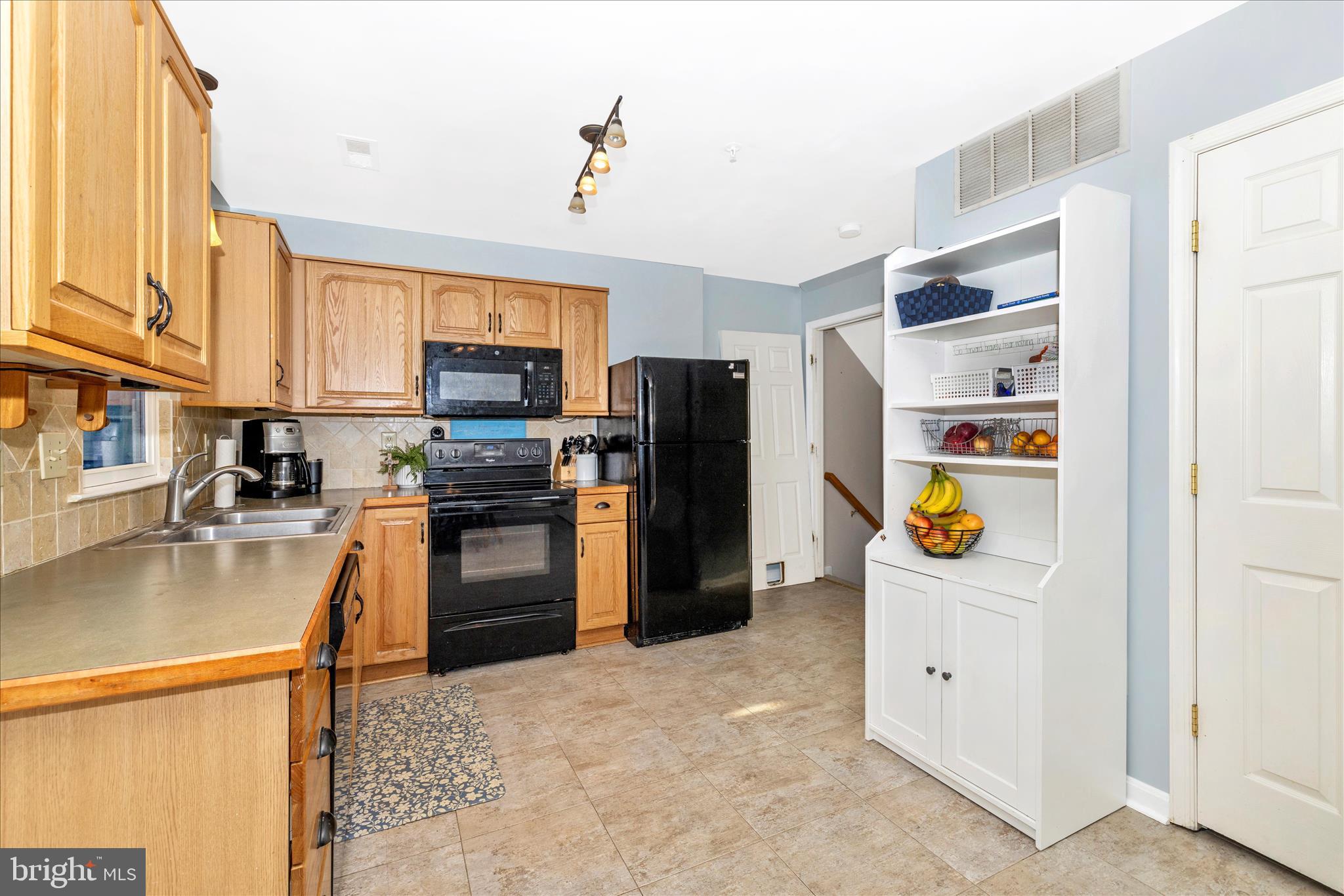 ALBERT COURTS - Residential