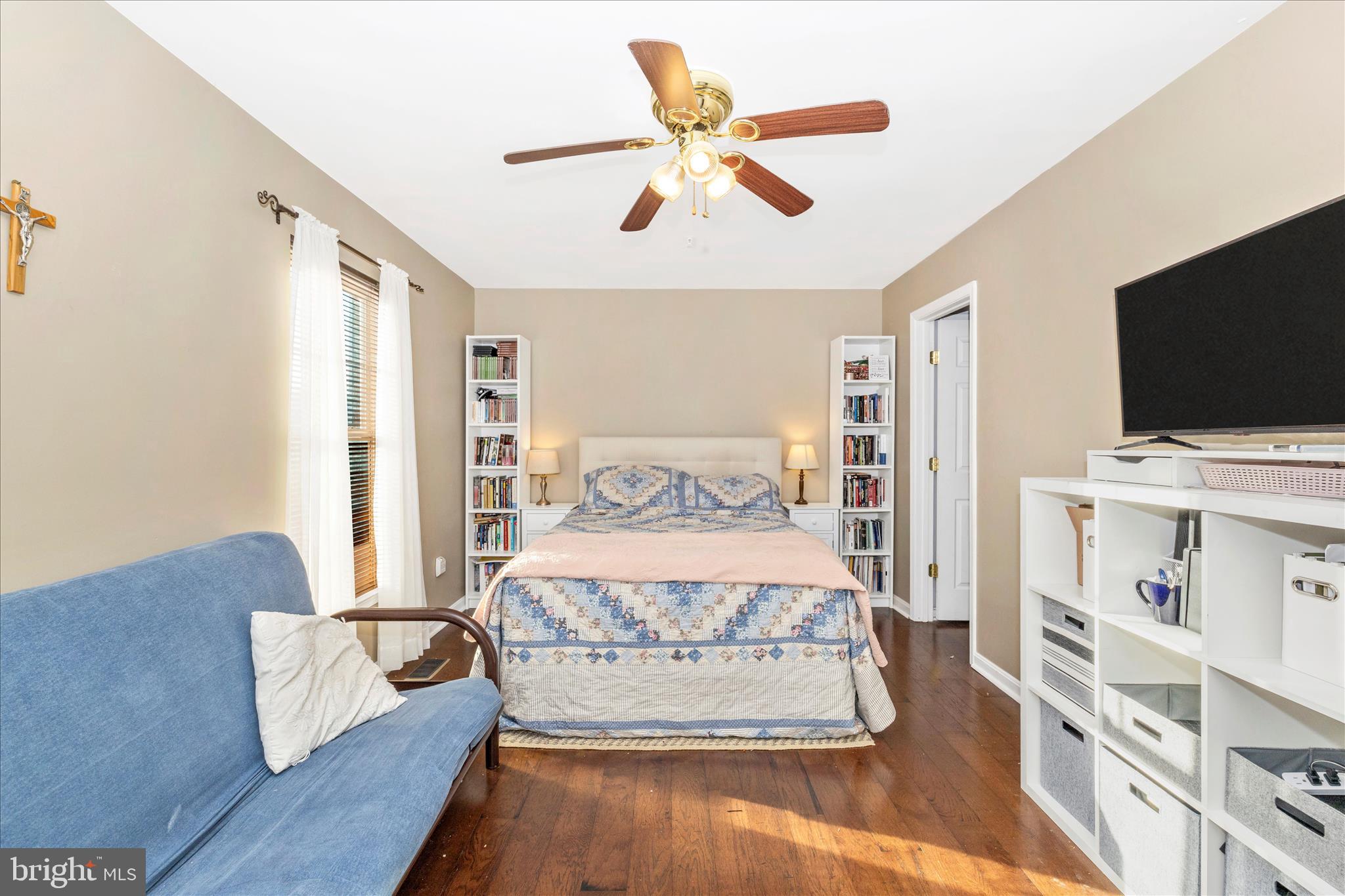 ALBERT COURTS - Residential