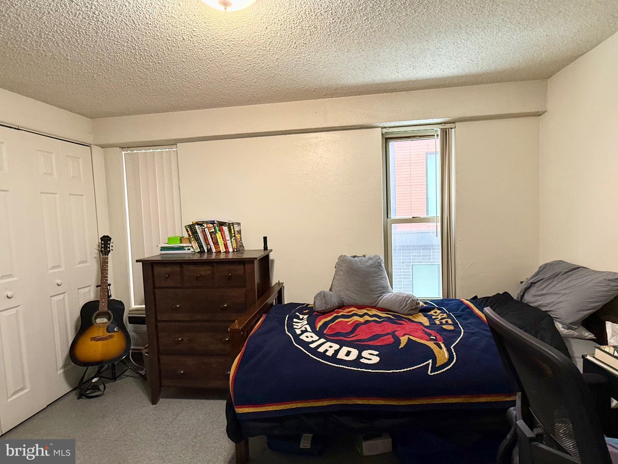 UNIVERSITY TOWERS - Residential