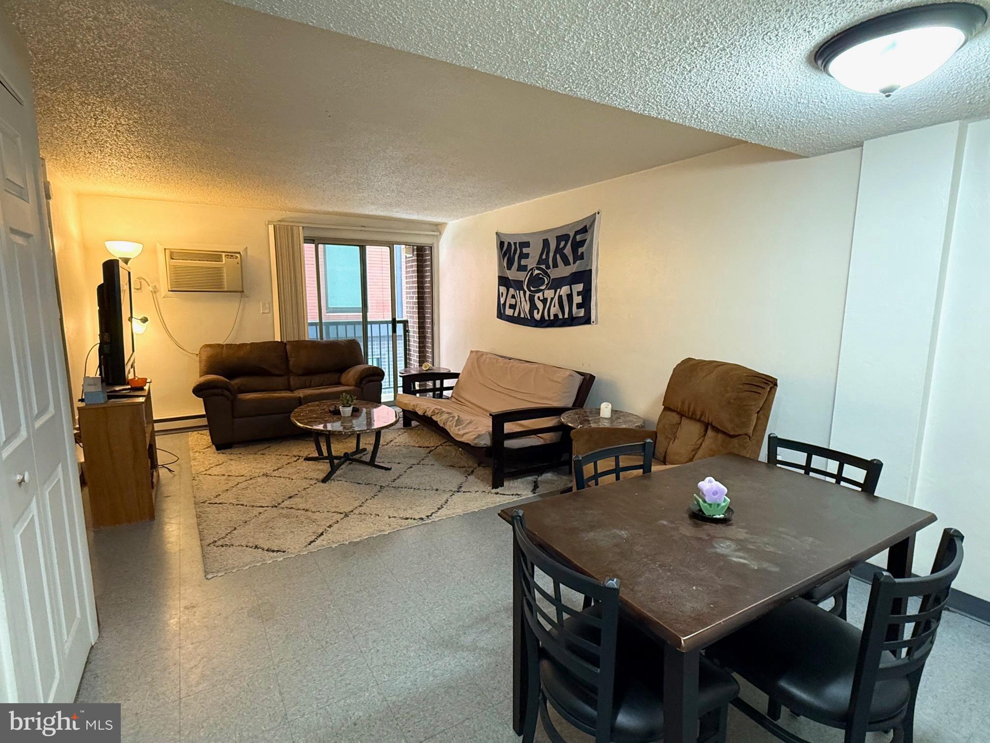 UNIVERSITY TOWERS - Residential