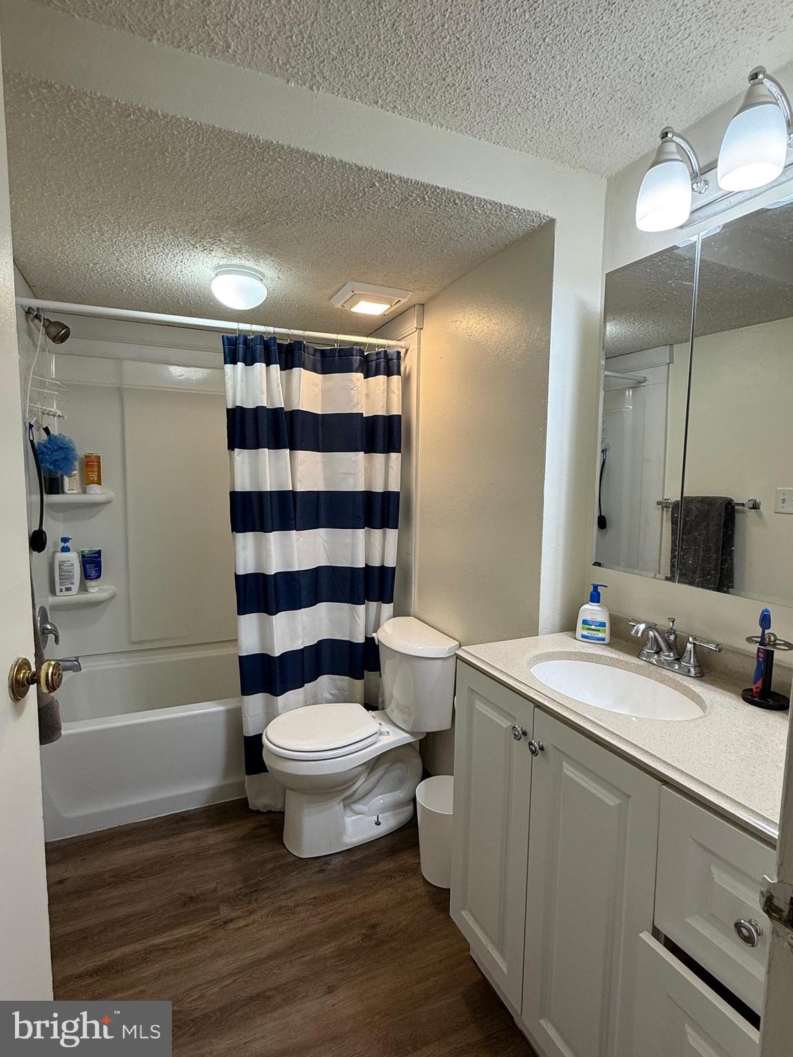 UNIVERSITY TOWERS - Residential