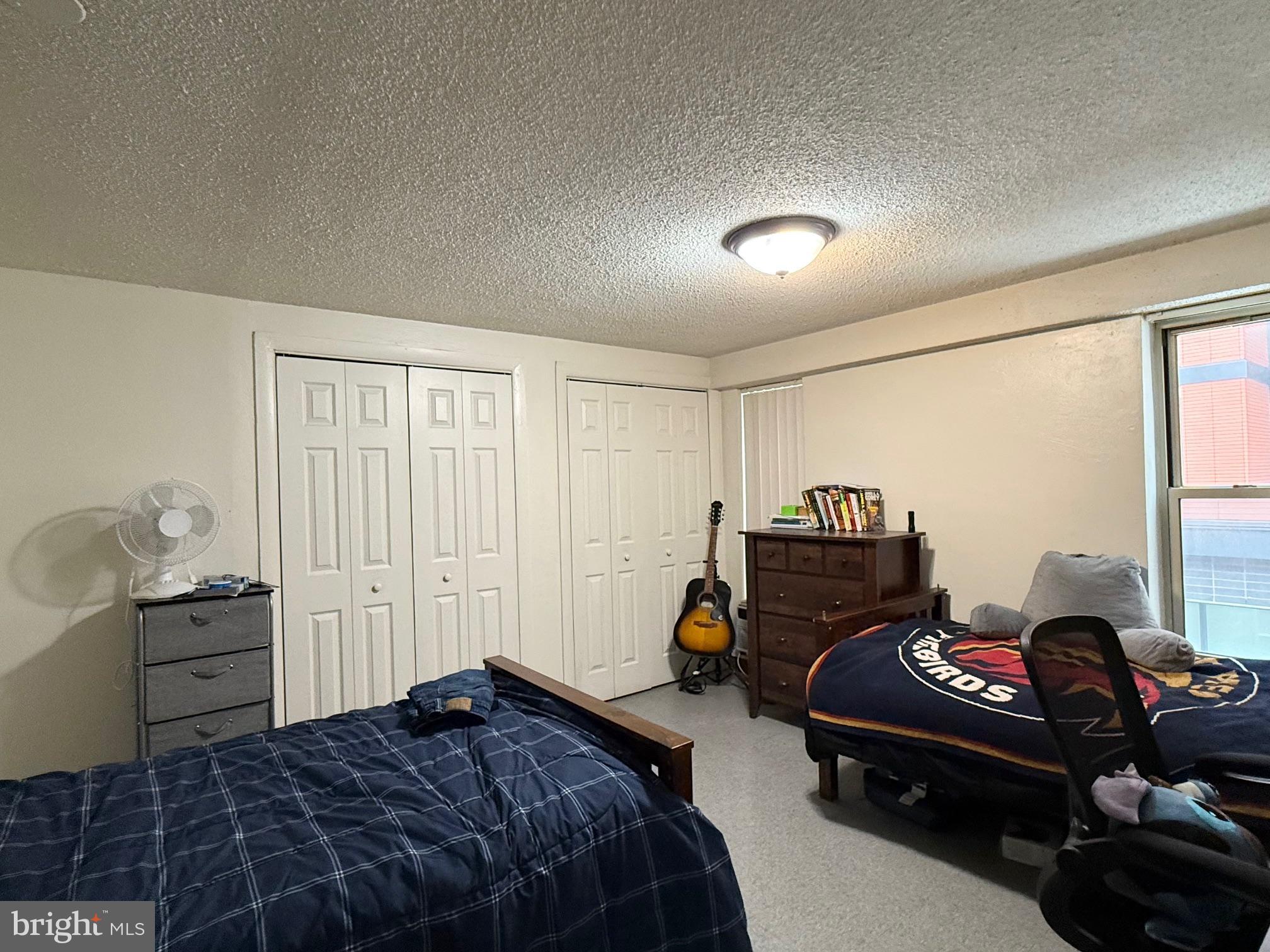 UNIVERSITY TOWERS - Residential