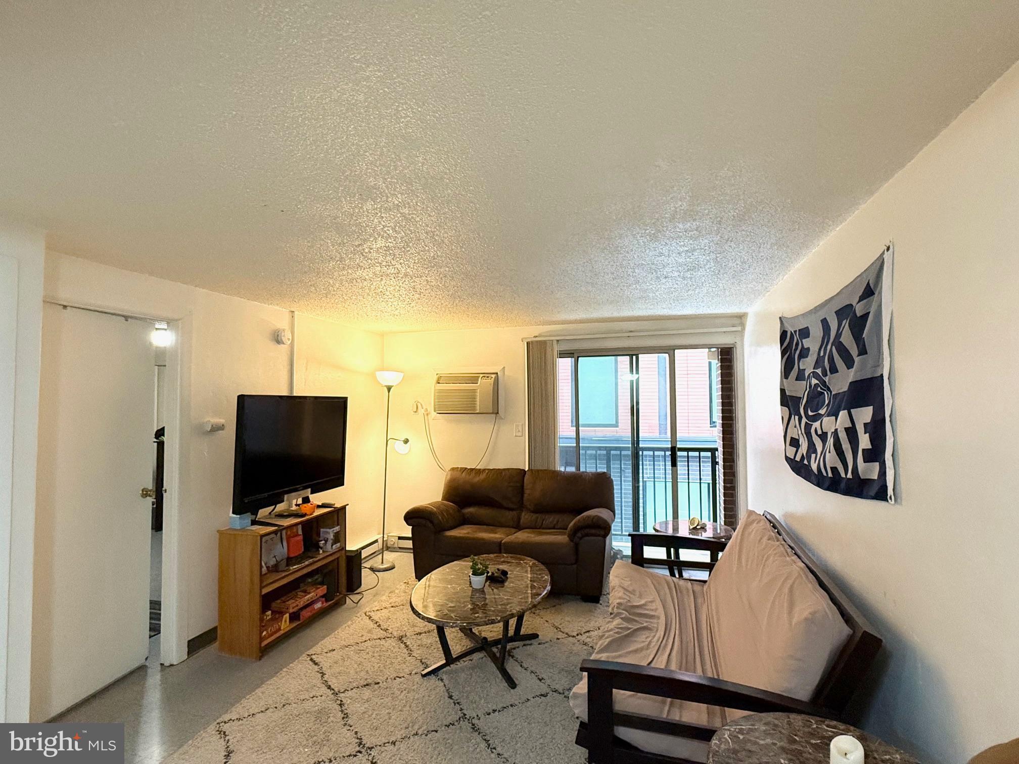 UNIVERSITY TOWERS - Residential