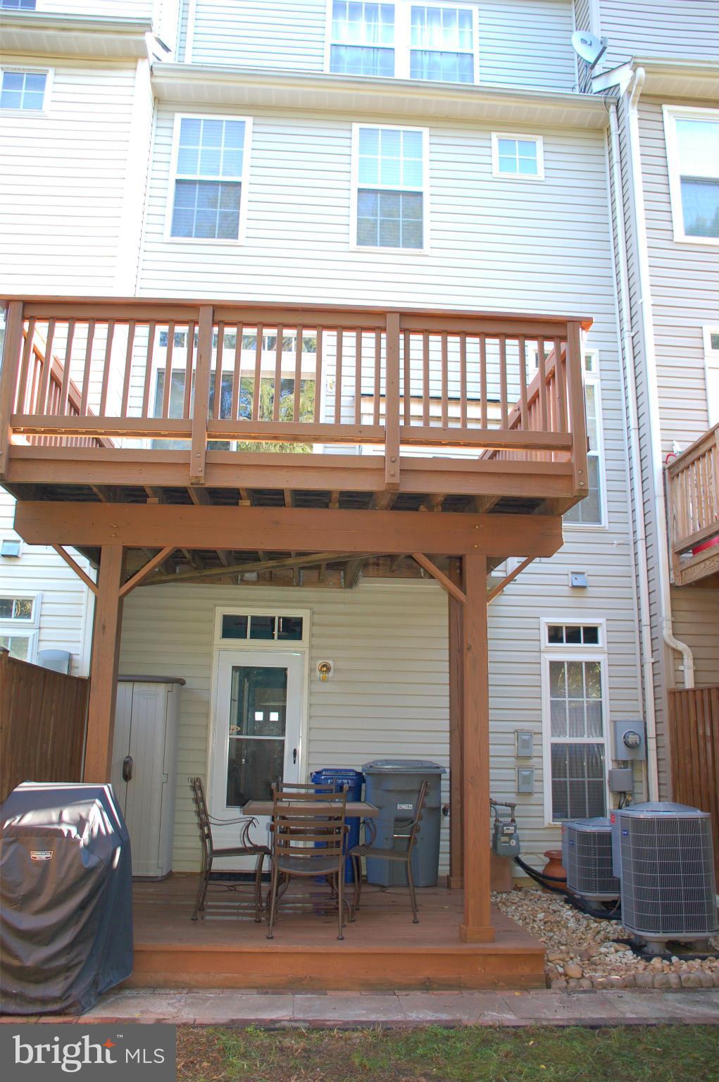 HUNTINGTON GROVE - Residential