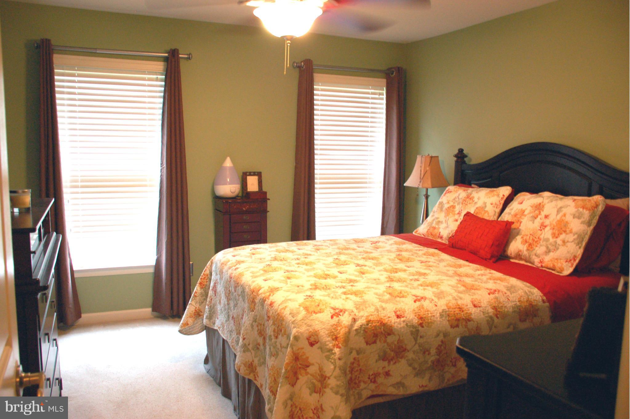 HUNTINGTON GROVE - Residential