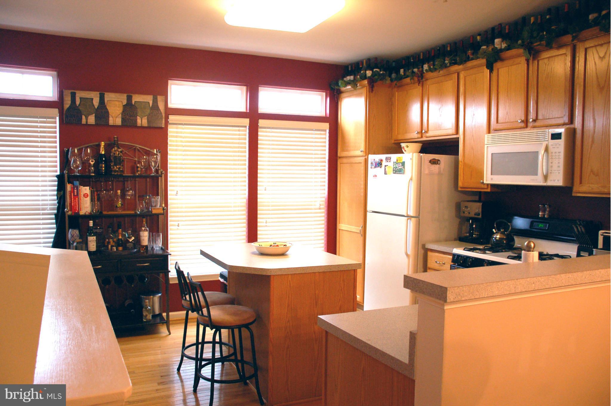 HUNTINGTON GROVE - Residential