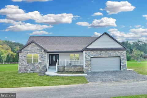 37 W Creek Run Loop, Fort Ashby, WV 26719 - MLS#: WVMI2002990